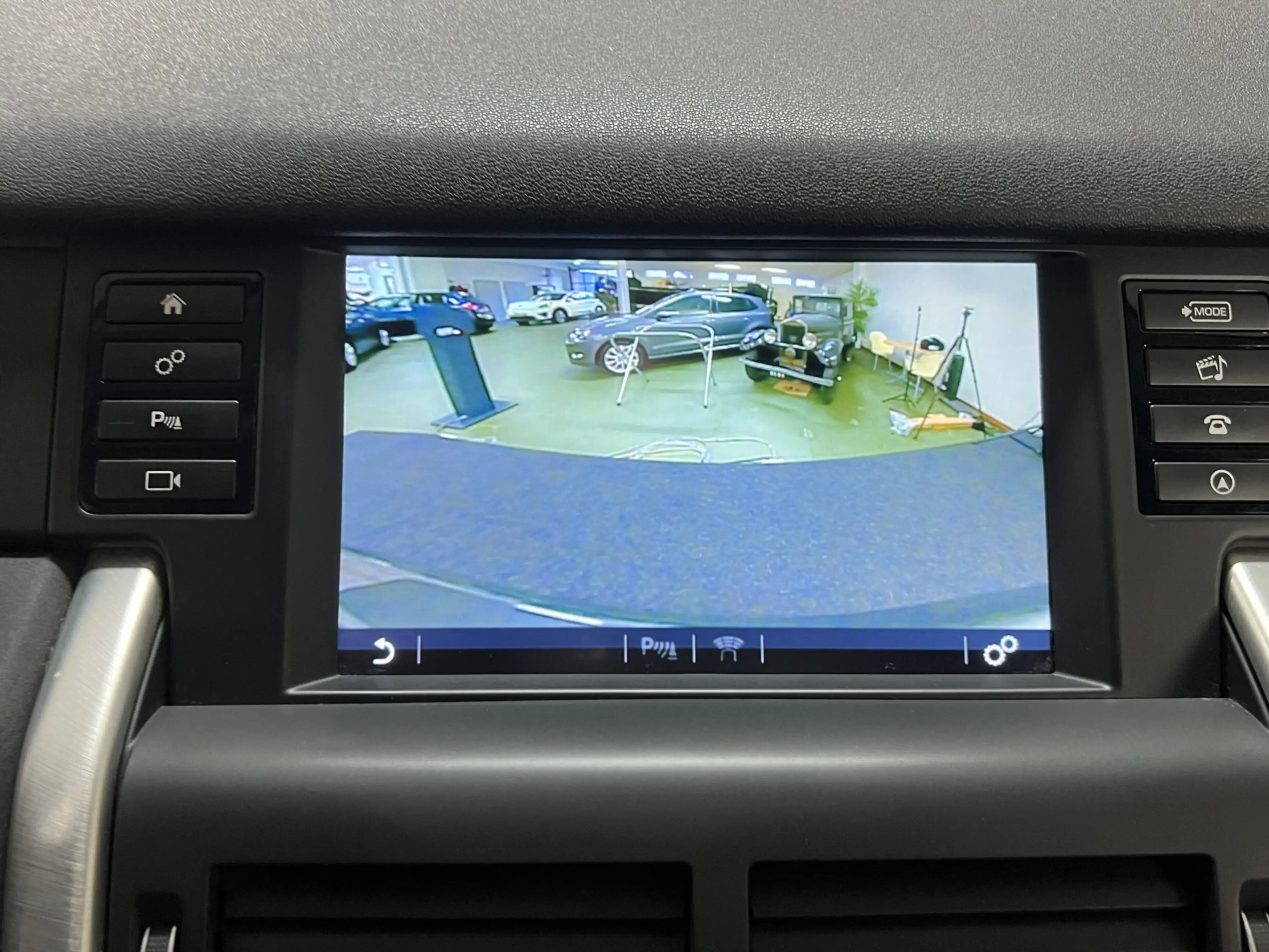 Land Rover Discovery Sport 2.0 TD4 SE Climate / Cruise / Navi / Trekhaak / Ca — photo 27
