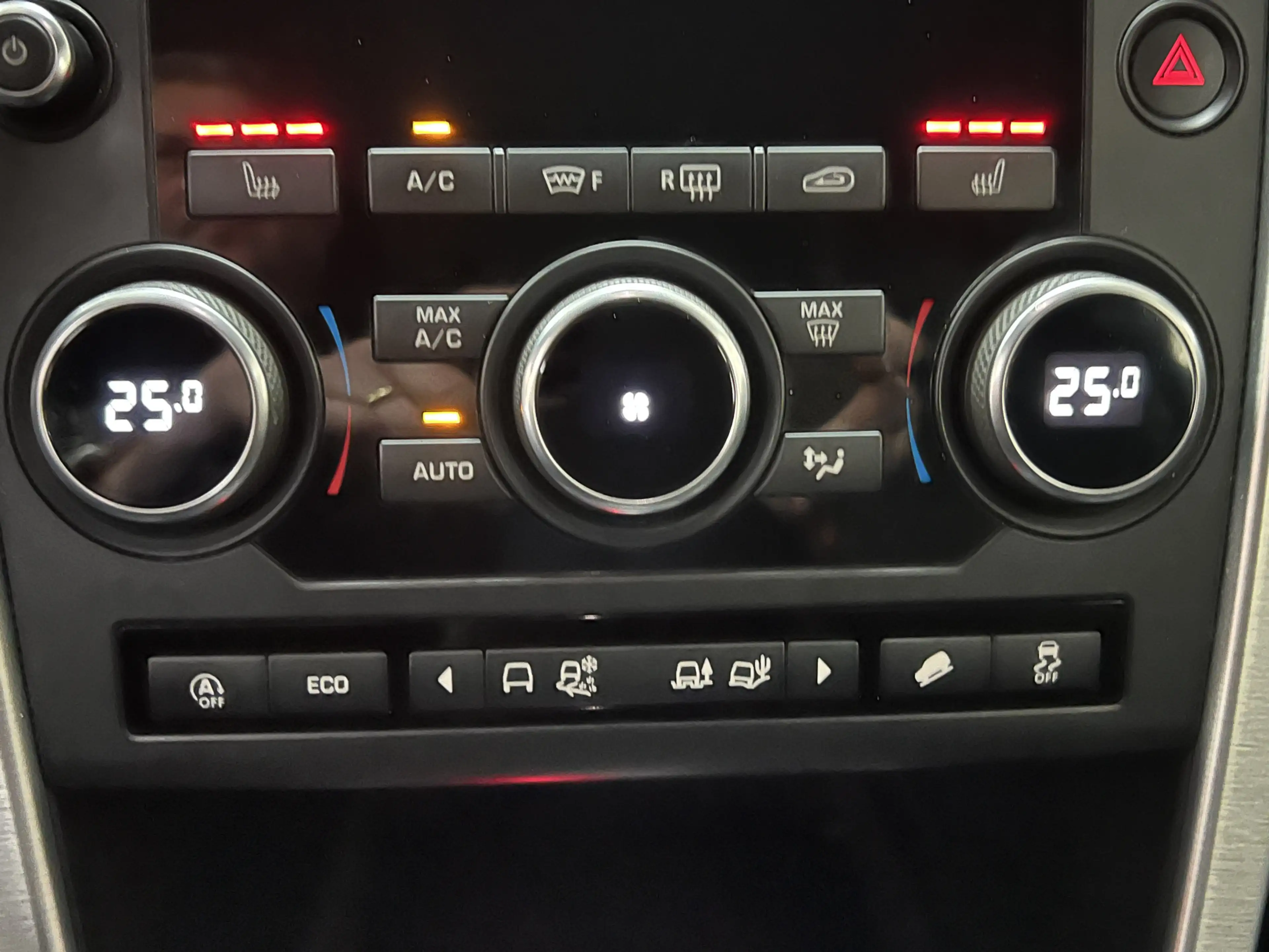 Land Rover Discovery Sport 2.0 TD4 SE Climate / Cruise / Navi / Trekhaak / Ca — photo 29