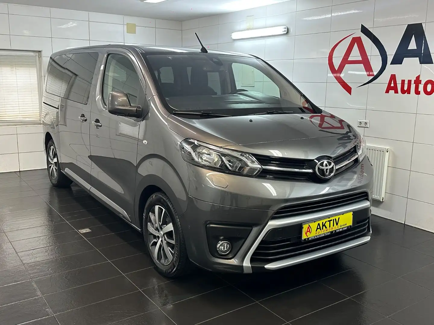 Toyota Proace Verso 2.0 D-4D Shuttle*Automa.*8 Sitze Grau - 1