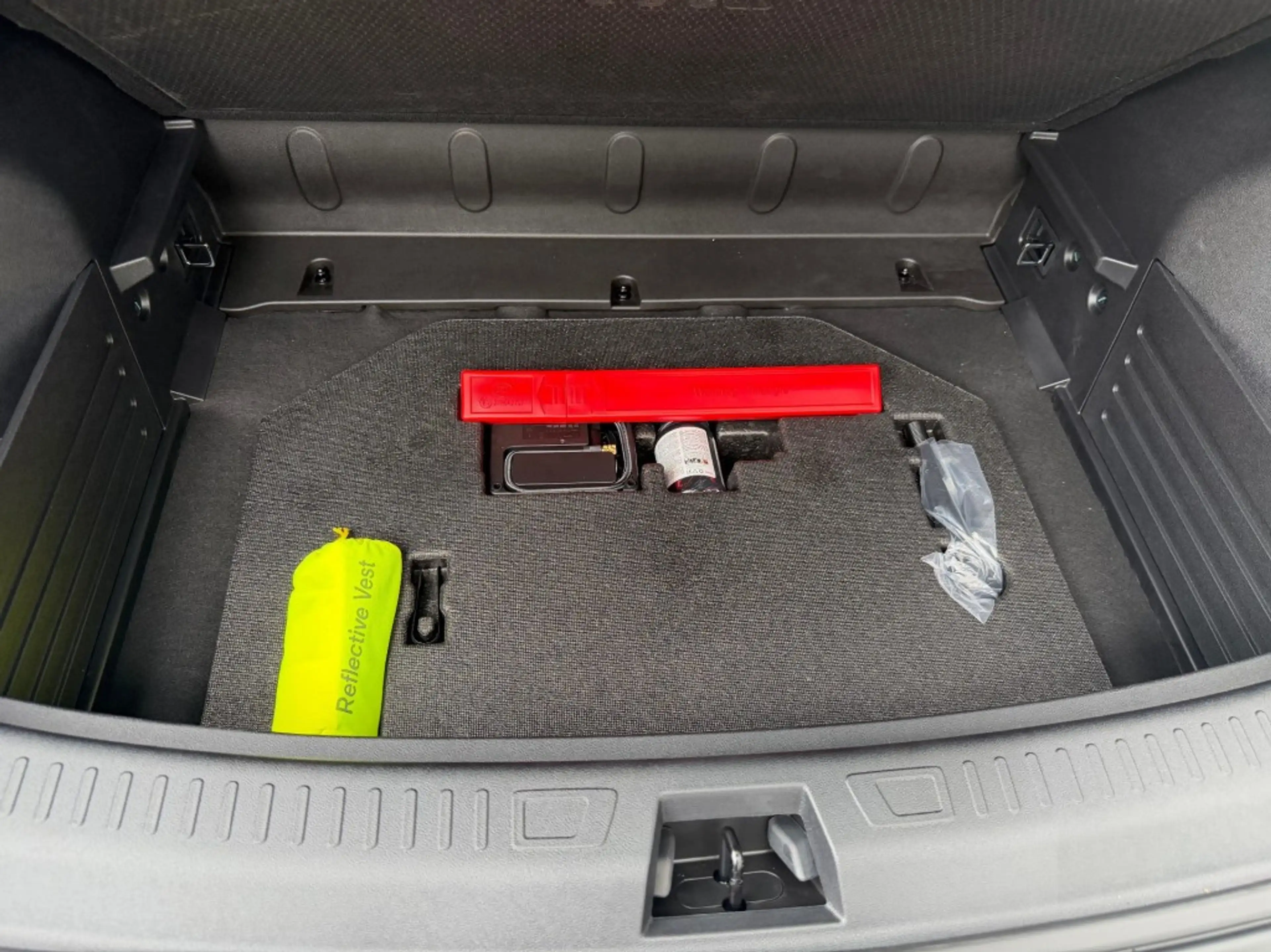 BYD Atto 2 DM-i BOOST PHEV 18 kWh Rijklaar — photo 16