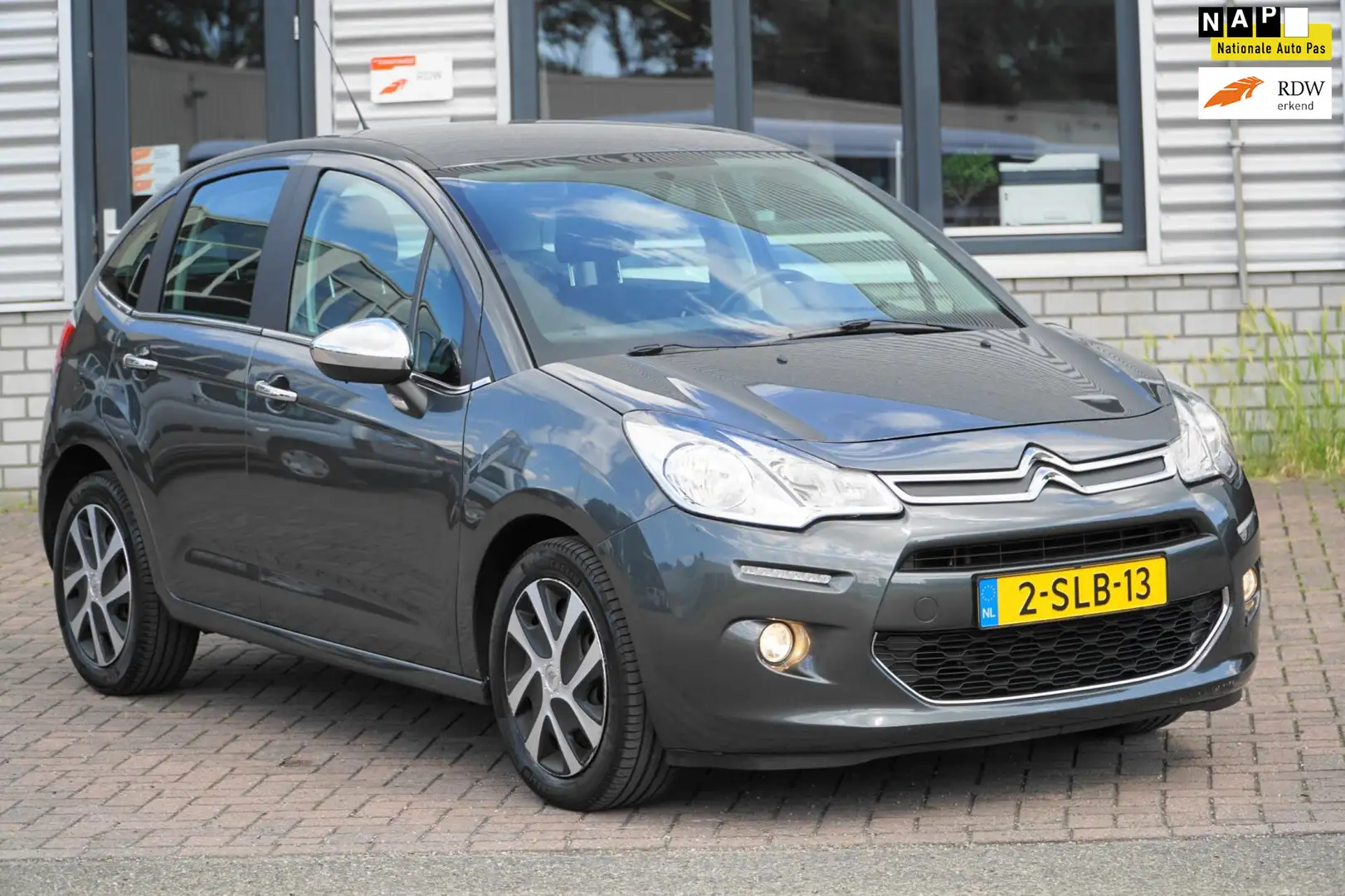 Citroen C3 1.2 VTi Collection Grijs - 1