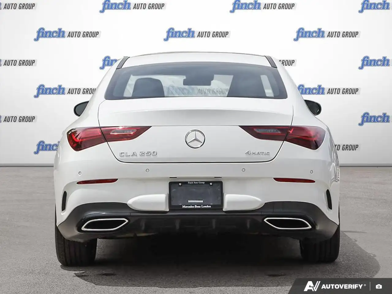 Mercedes-Benz CLA снимка Mercedes-Benz CLA