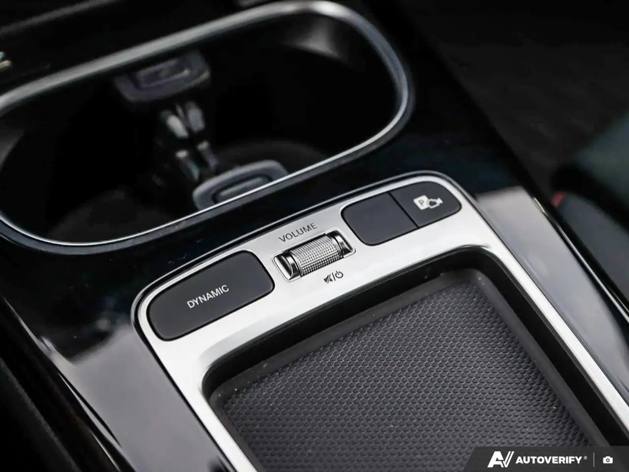 Mercedes-Benz CLA снимка Mercedes-Benz CLA