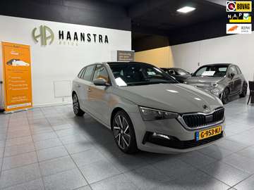 1.0 TSI Sport Business Autom Pano-dak 116 PK Apple