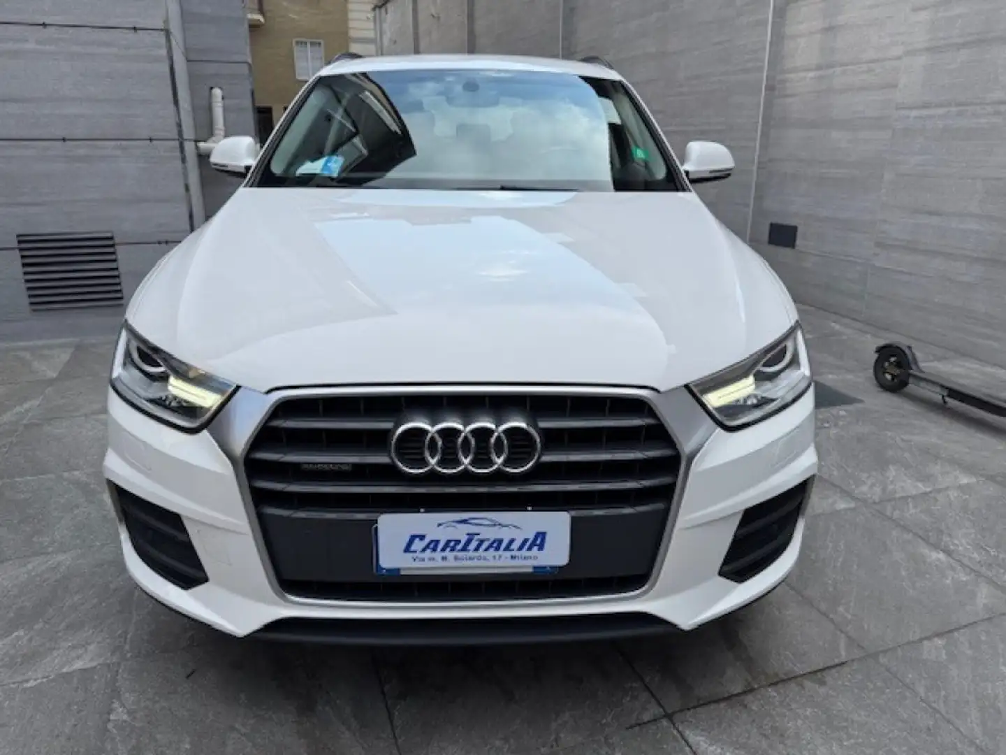 Audi Q3 2.0 TDI 184 CV S tronic quattro edition Sport Bianco - 2