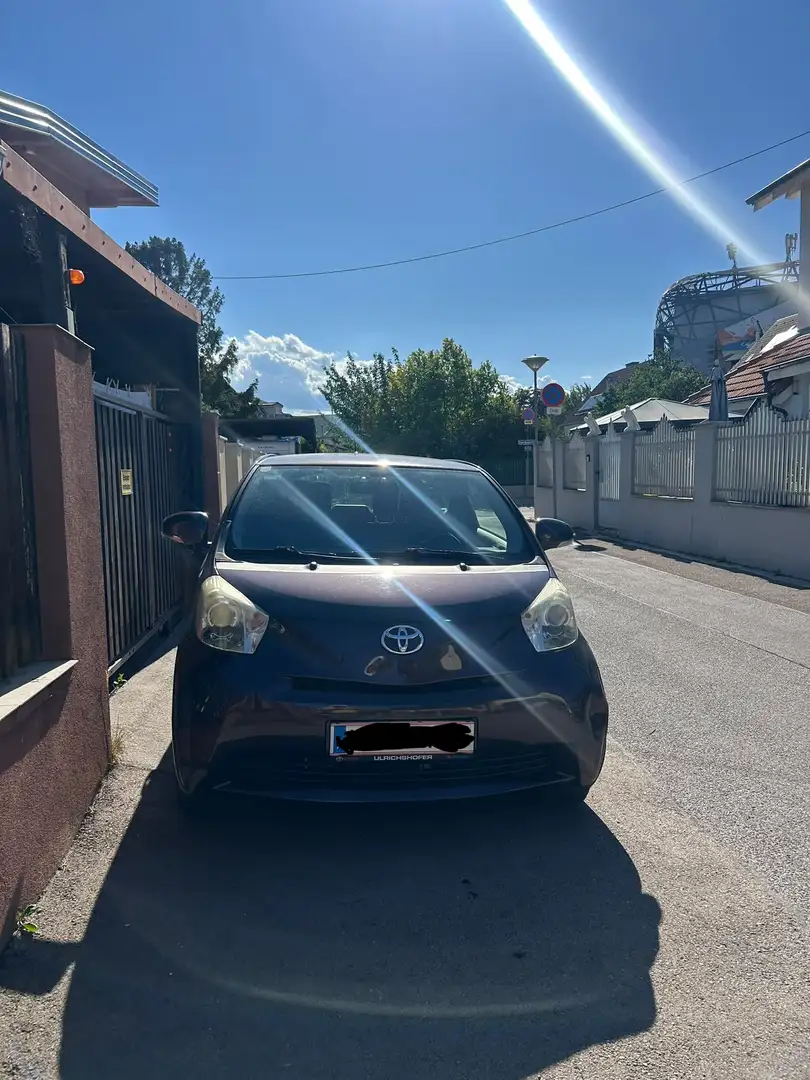 Toyota iQ 1.0 - 1
