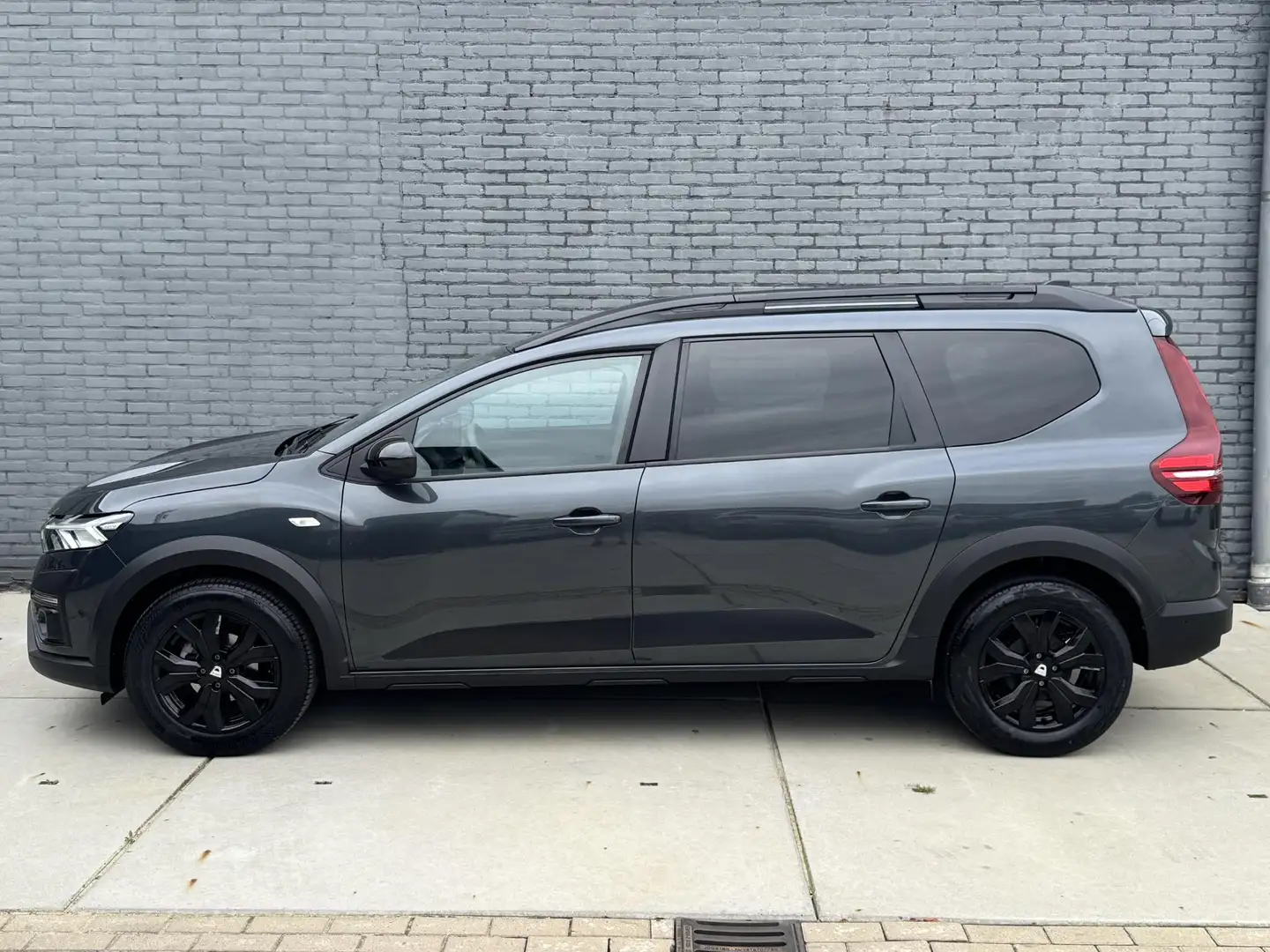 Dacia Jogger 1.0 TCe Extreme 5P PDC, A/C, NAVI, STOELVERW., BOV Grijs - 2