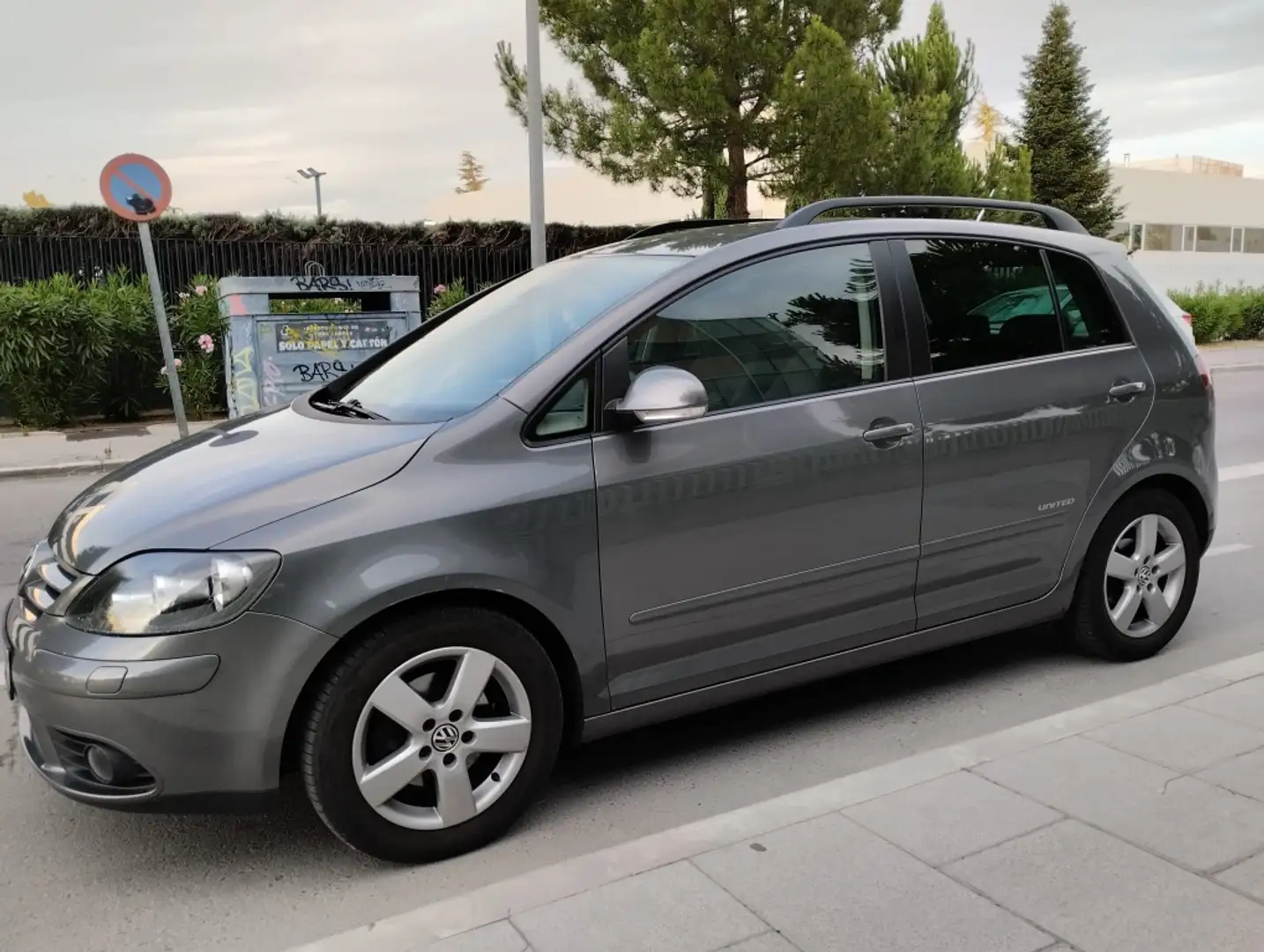Volkswagen Golf Plus 1.4TSI Edition Gris - 1