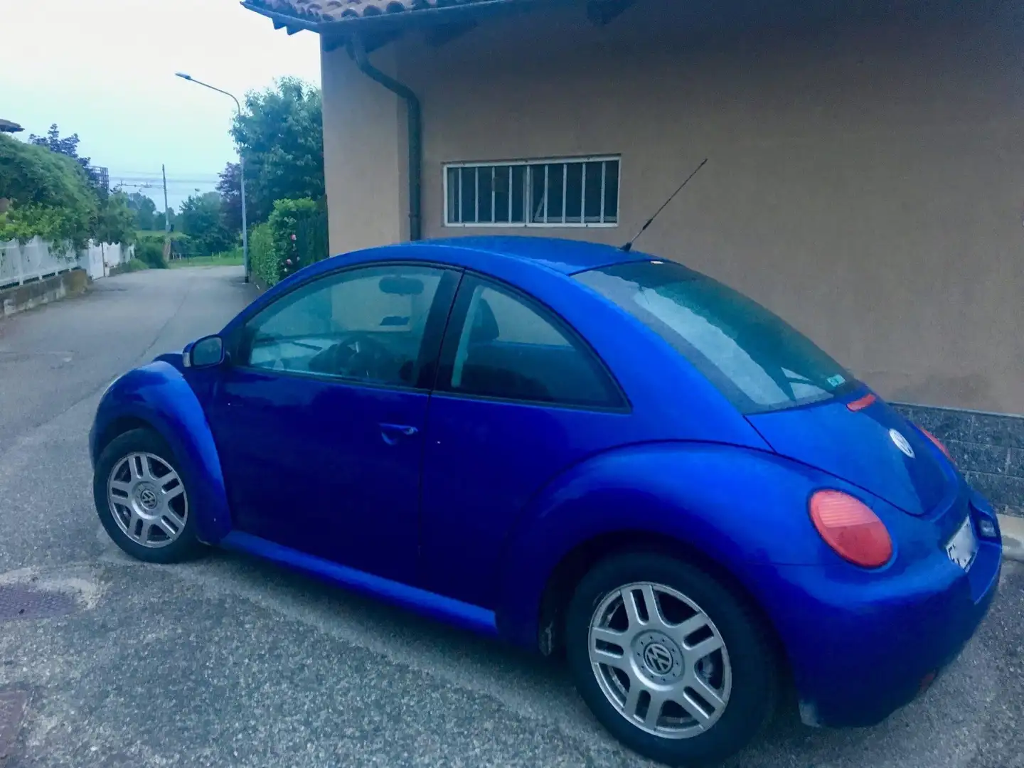Volkswagen New Beetle New Beetle 1.9 tdi 105cv plava - 2
