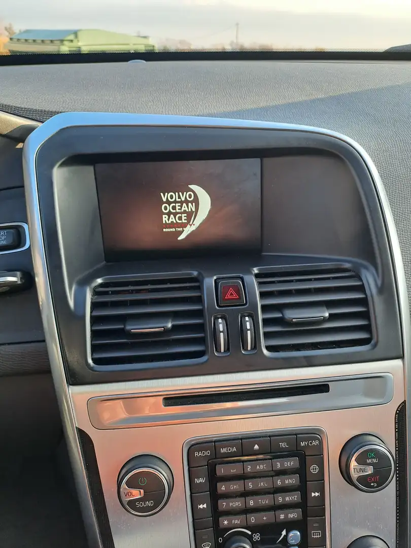 Volvo XC60 XC60 D4 AWD Geartronic Ocean Race Schwarz - 2