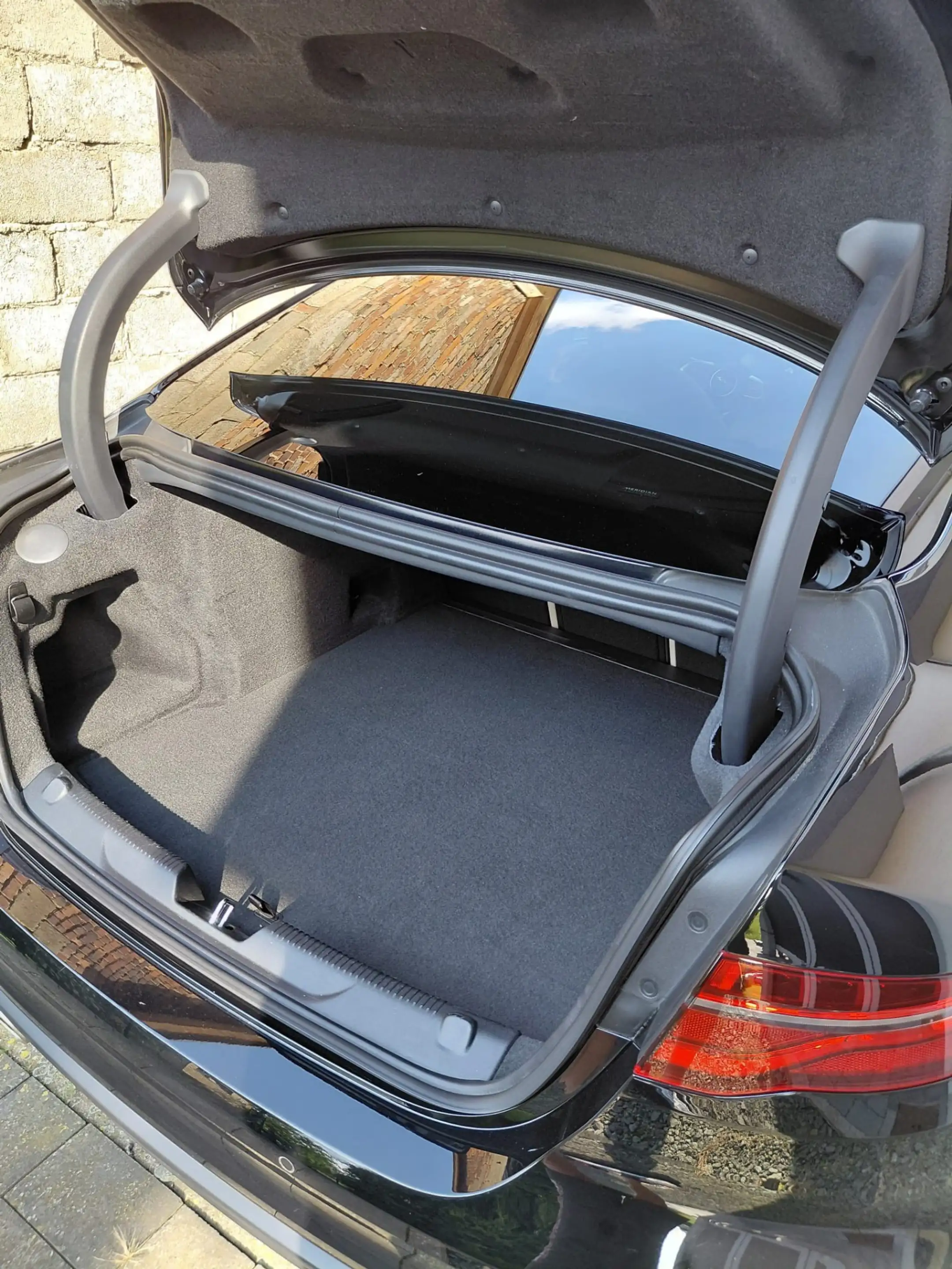 Jaguar XE XE S — photo 14