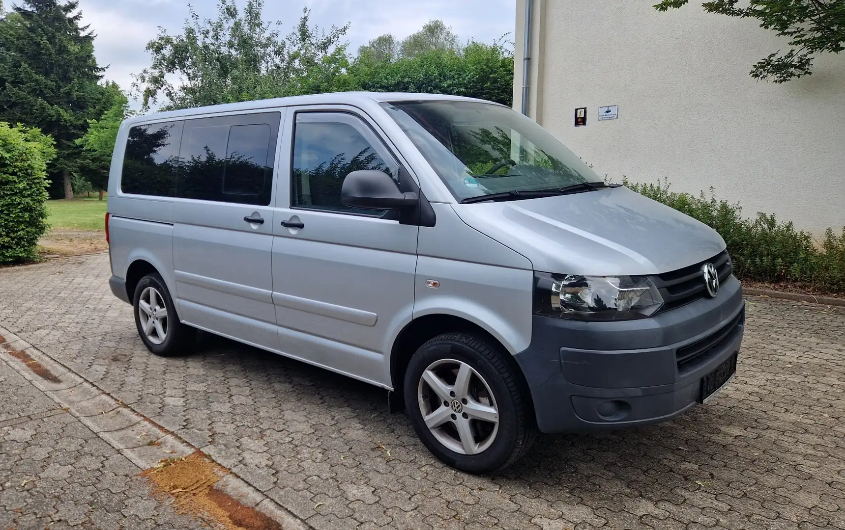 Volkswagen T5 Caravelle 4MOTION Trendline Argent - 2