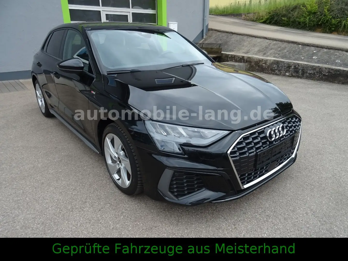 Audi A3 Sportback 30 TFSI S line #NAVI #SHZ #LED Noir - 1