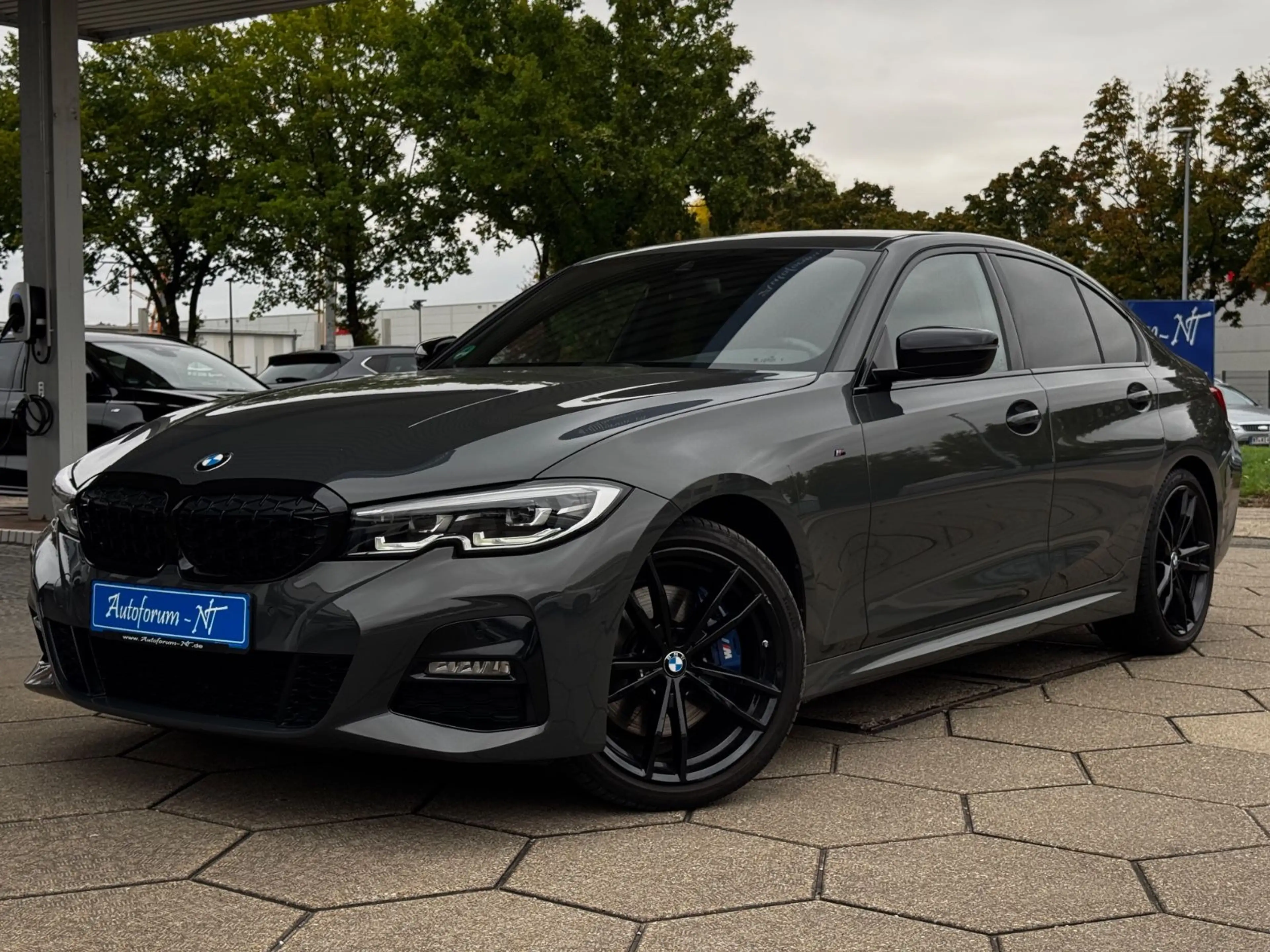 BMW 330 i Limo M-SPORT/DEUTSCHES FAHRZEUG/KEYLESS — photo 5