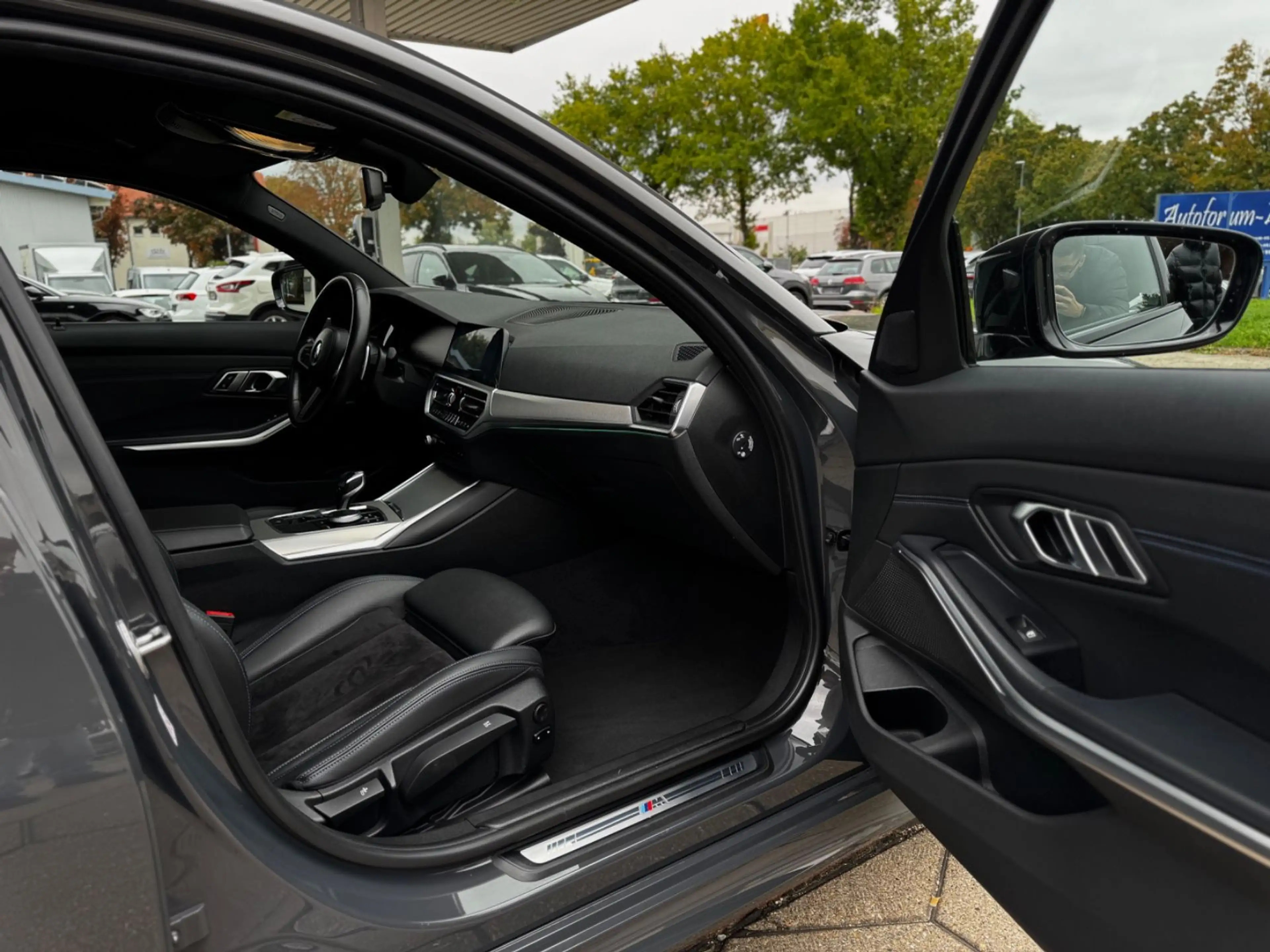 BMW 330 i Limo M-SPORT/DEUTSCHES FAHRZEUG/KEYLESS — photo 9