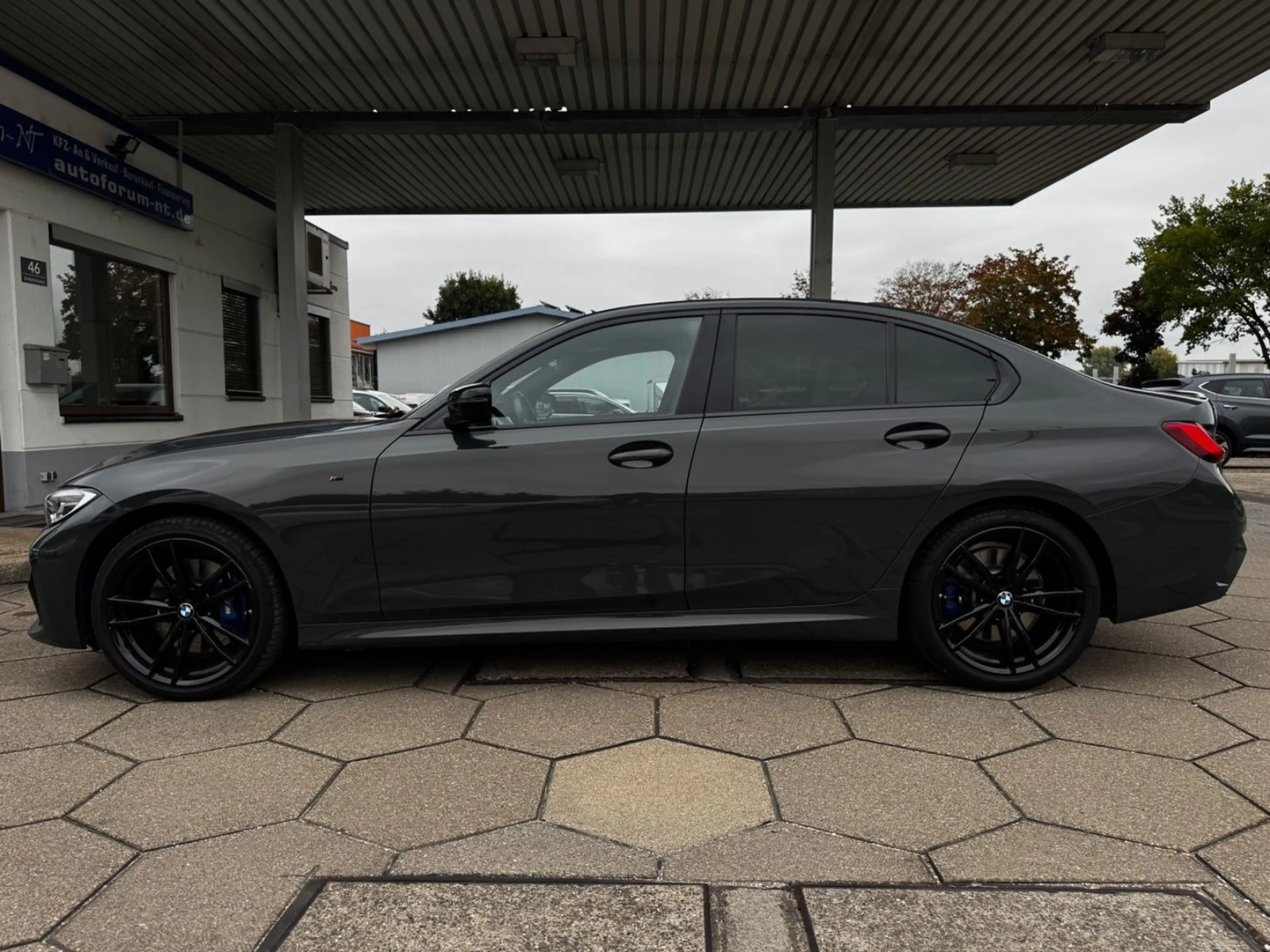 BMW 330 i Limo M-SPORT/DEUTSCHES FAHRZEUG/KEYLESS — photo 6