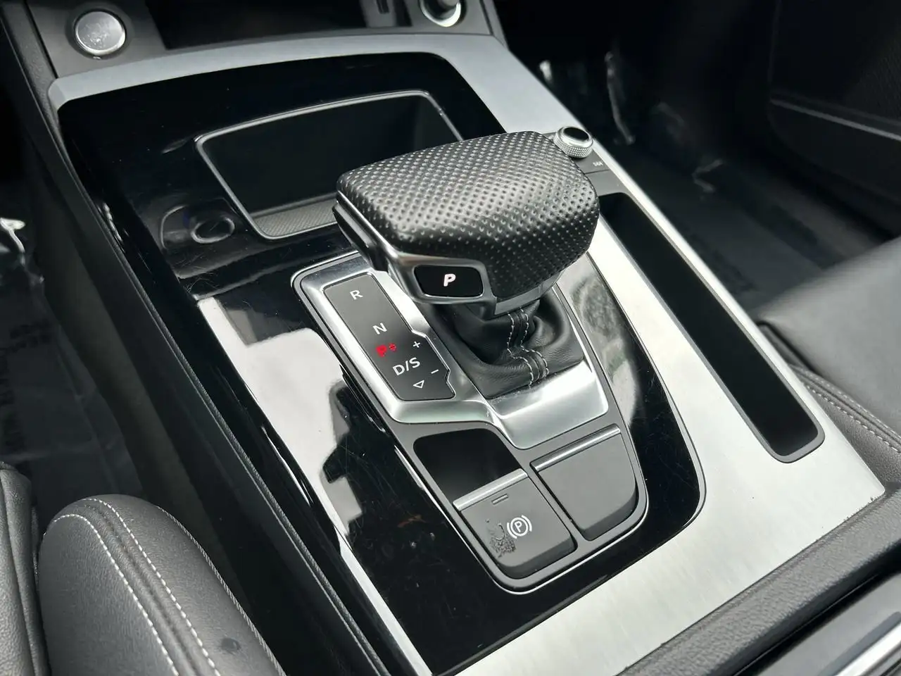 Audi Q5 снимка Audi Q5