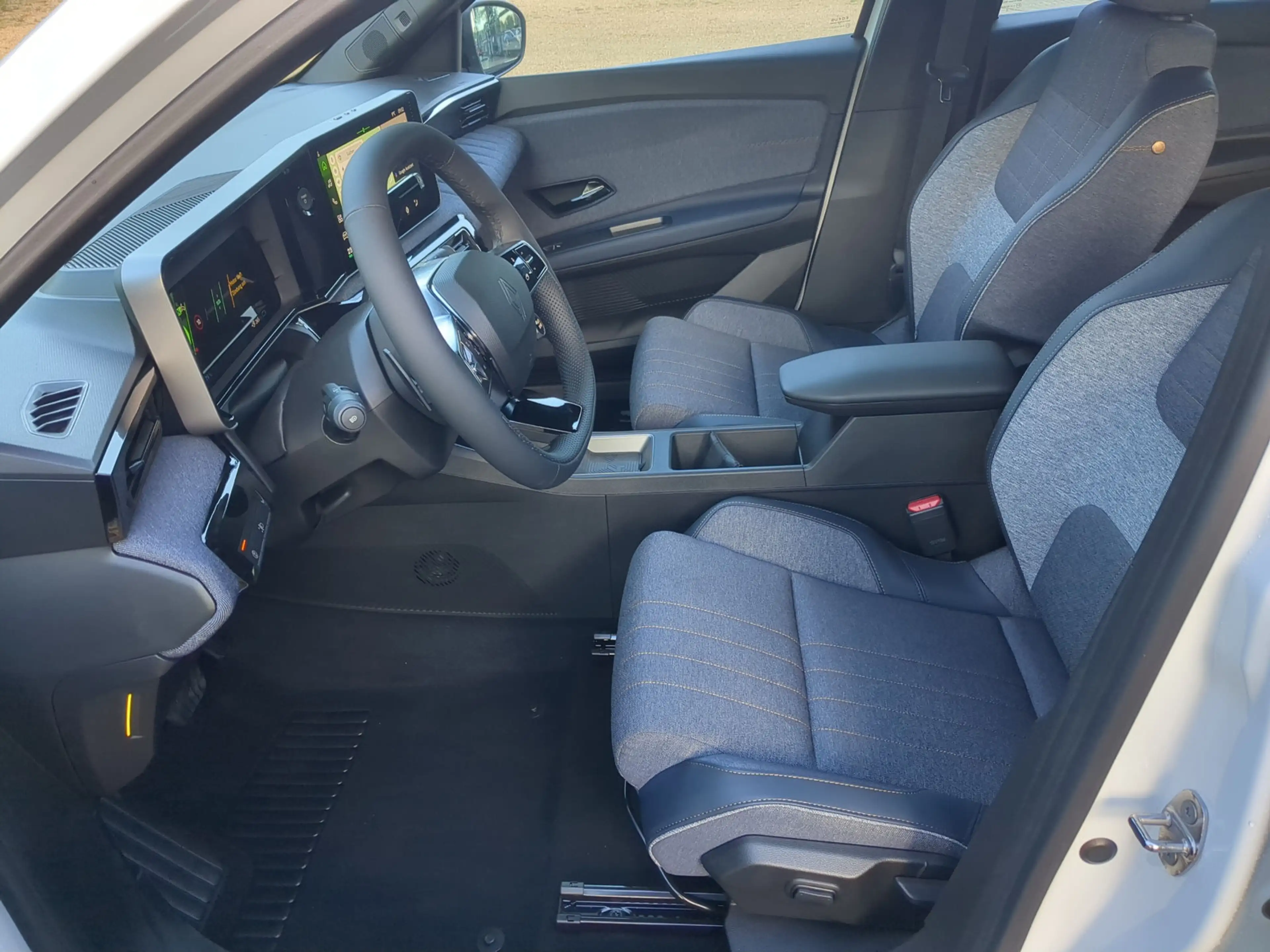 Renault R 4 E-Tech 150 Comfort Range Techno SHZ+Navi+LKHZ — photo 5