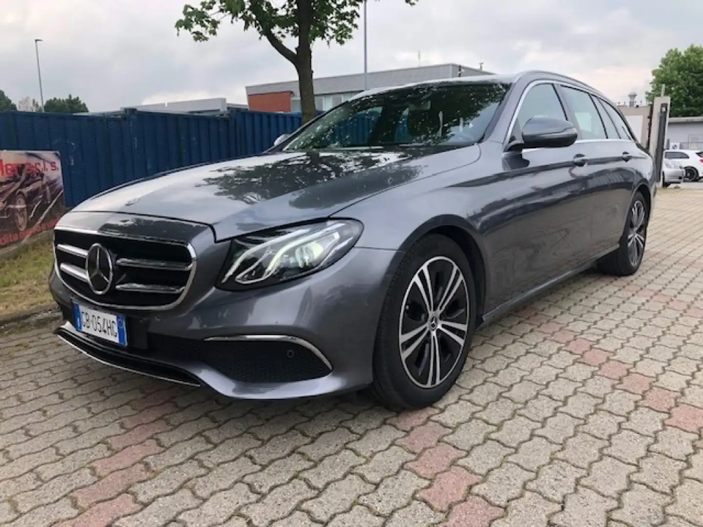 Mercedes-Benz E 200 d S.W. Auto 4matic Sport,Led Grigio - 2