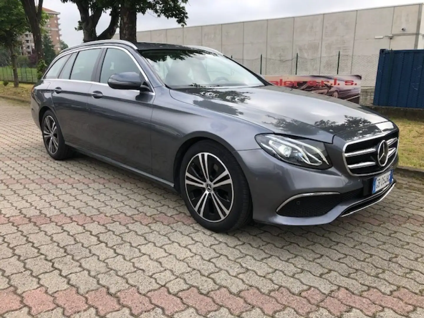 Mercedes-Benz E 200 d S.W. Auto 4matic Sport,Led Grigio - 1