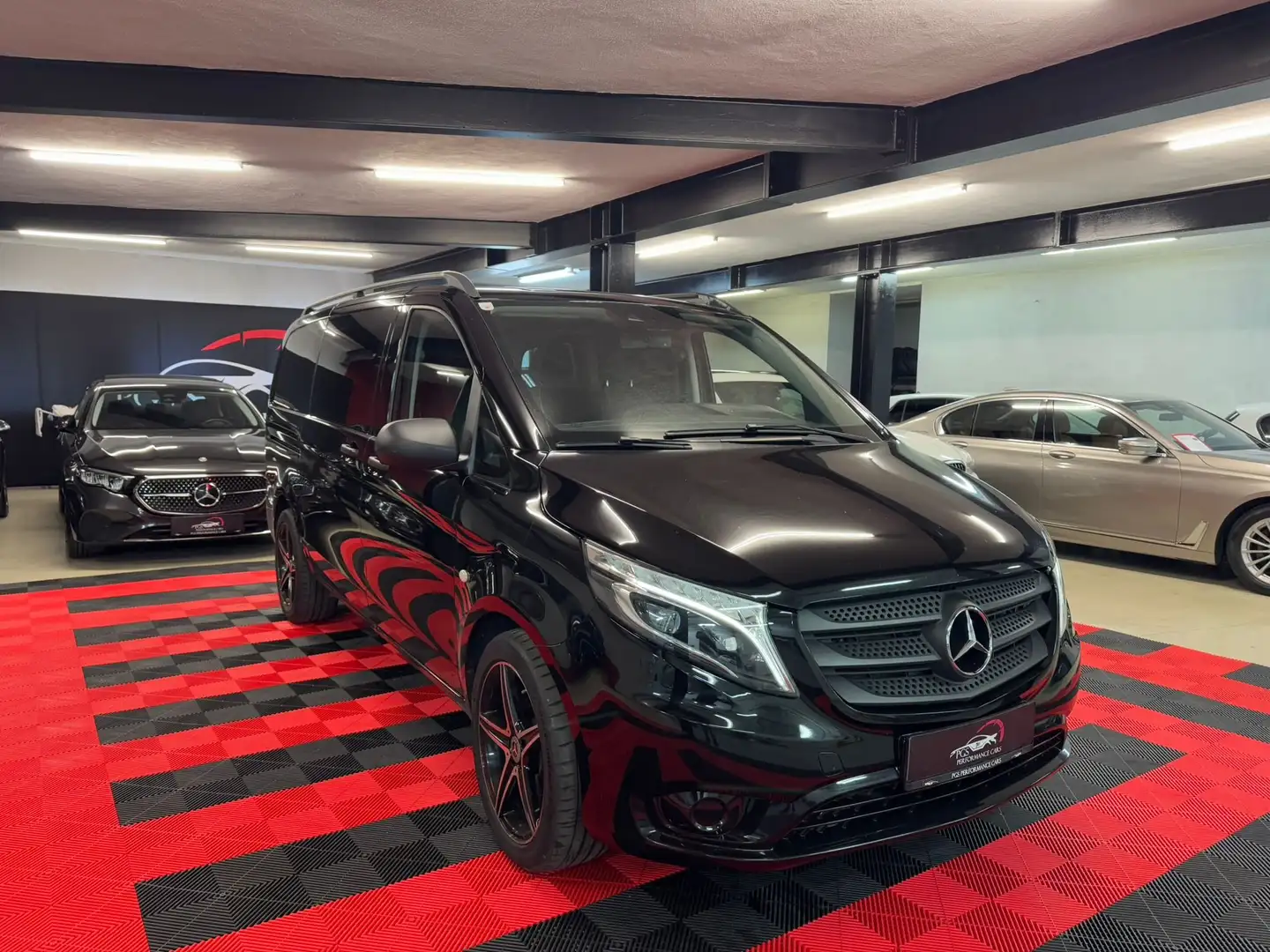 Mercedes-Benz Vito 8SITZER/LED/KAMERA/AHK Noir - 1