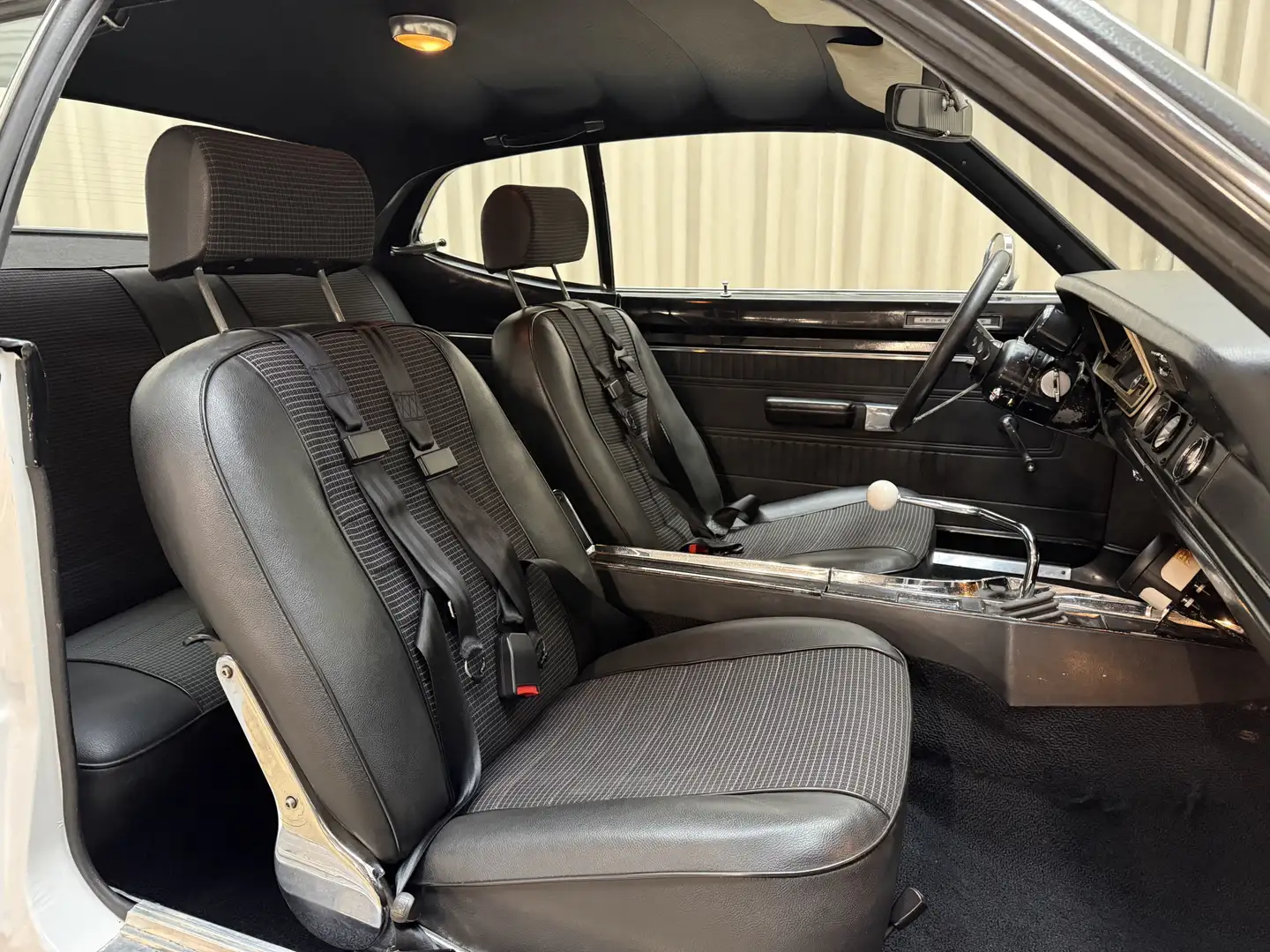 Plymouth Valiant Sport Coupe / Duster / 4-Speed Manual / 318Cu 5,2L Weiß - 2