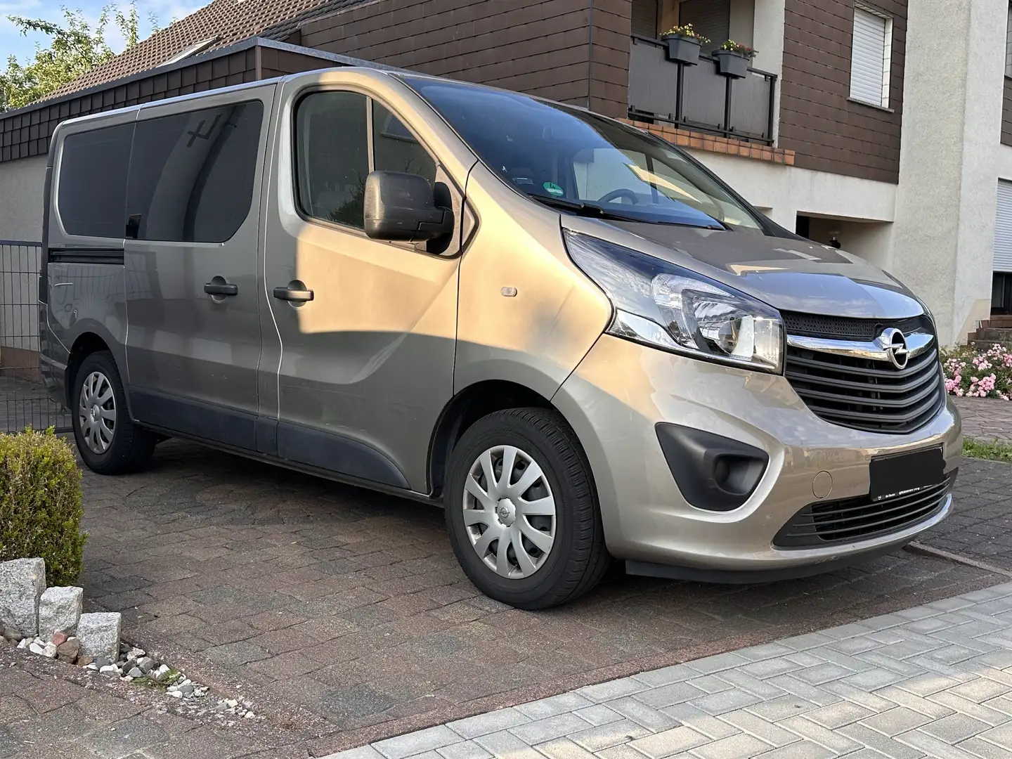 Opel Vivaro Vivaro 1.6 D (CDTI) 1.6 D (CDTI) L1H1 S Bej - 2