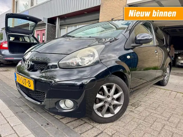 Toyota Aygo 1.0-12V Dynamic Navigator 2DE EIG AIRCO 5DRS NETTE