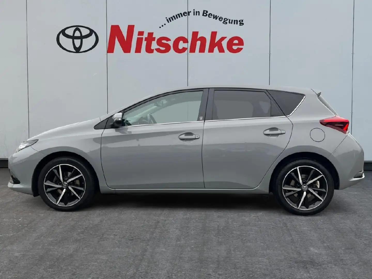 Toyota Auris 1.2 6-Gang Team D Grau - 2