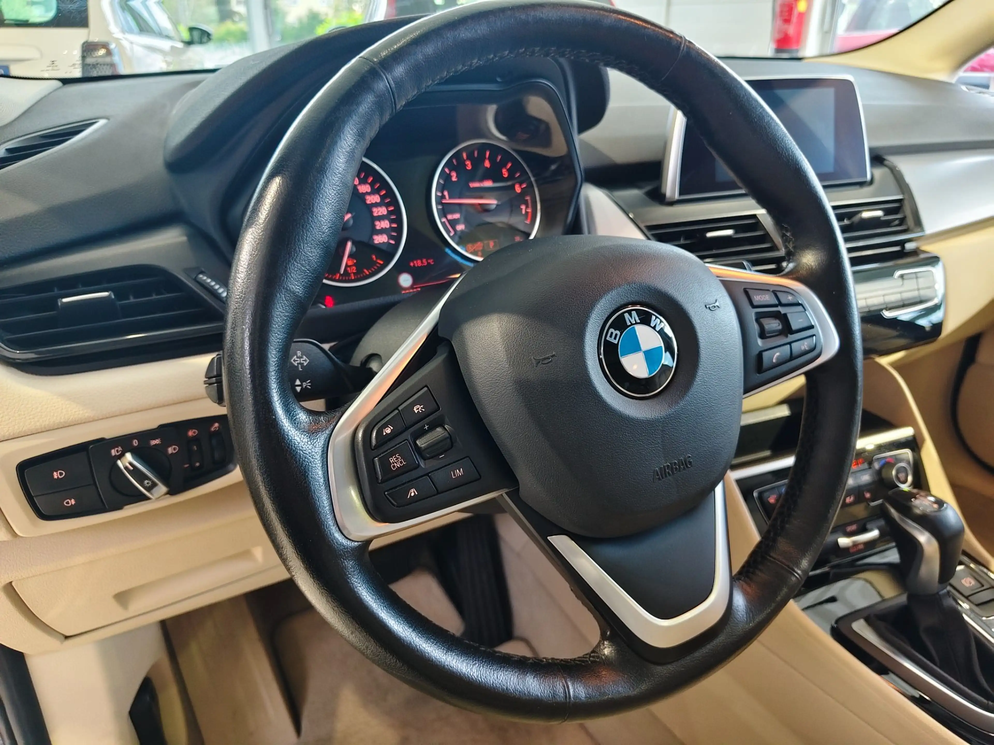 BMW 220 2er-Reihe Active Tourer (F45)  Active Tourer Adva — photo 8