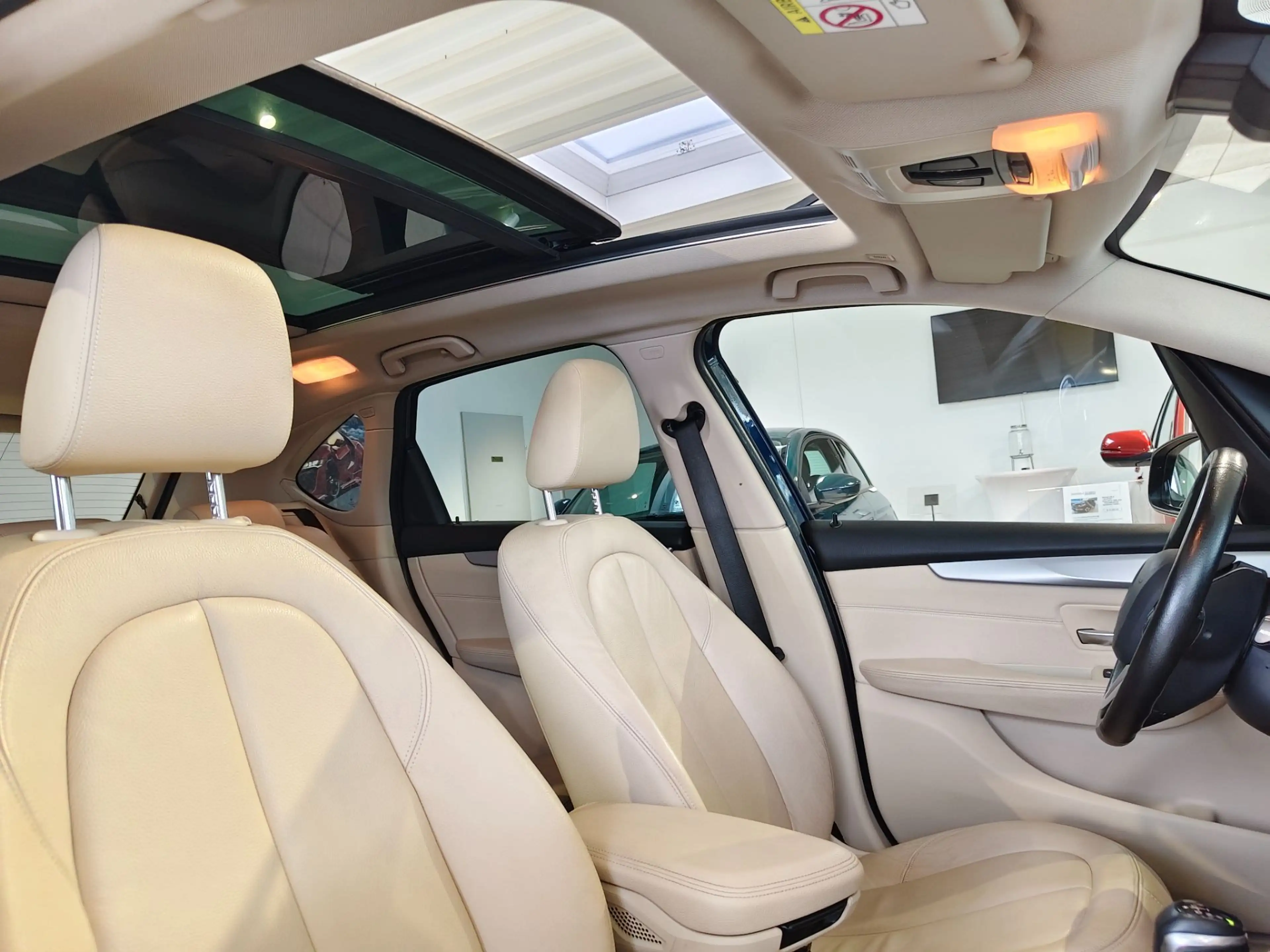 BMW 220 2er-Reihe Active Tourer (F45)  Active Tourer Adva — photo 14
