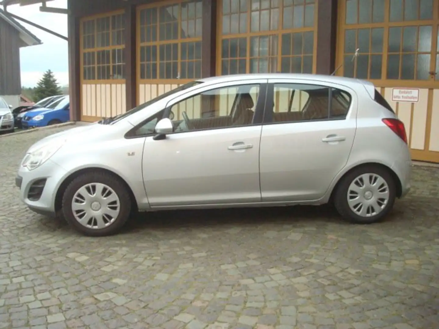 Opel Corsa Edition Klima, 8 fach Bereift, Radio-CD siva - 1