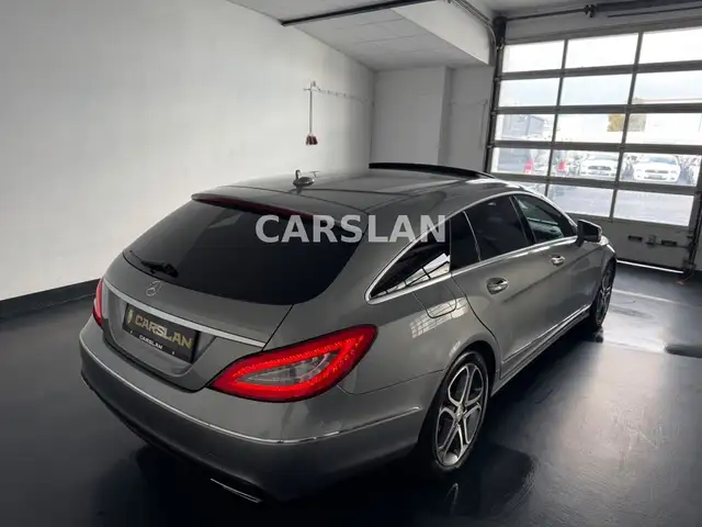 Mercedes-Benz CLS view 12