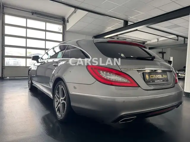 Mercedes-Benz CLS view 13