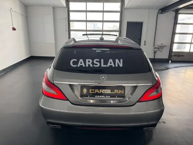 Mercedes-Benz CLS view 11