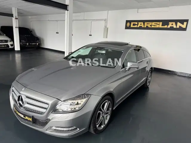 Mercedes-Benz CLS view 4