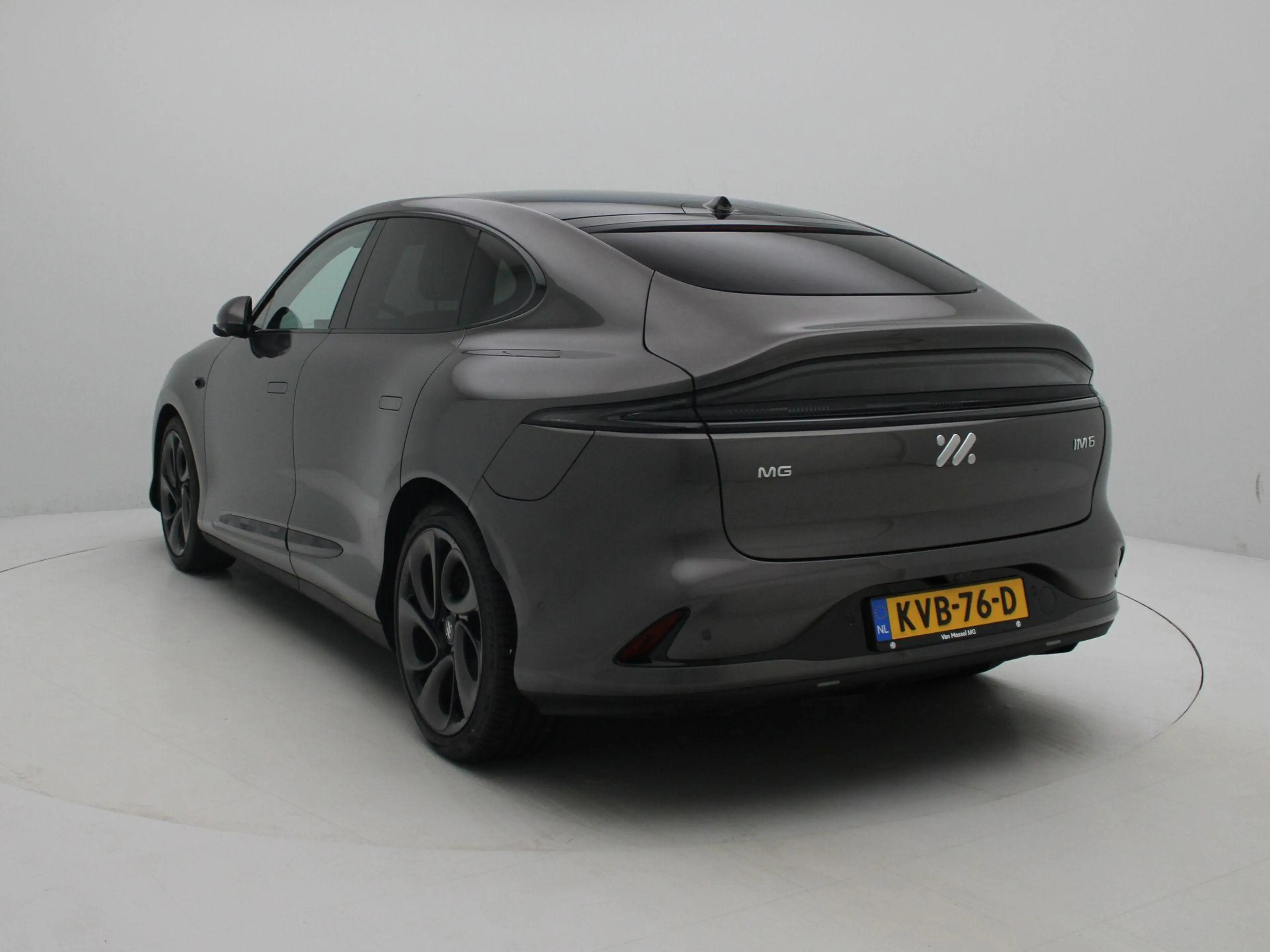 MG IM6 Performance AWD 100kWh |Apple Carplay/Android auto — photo 3