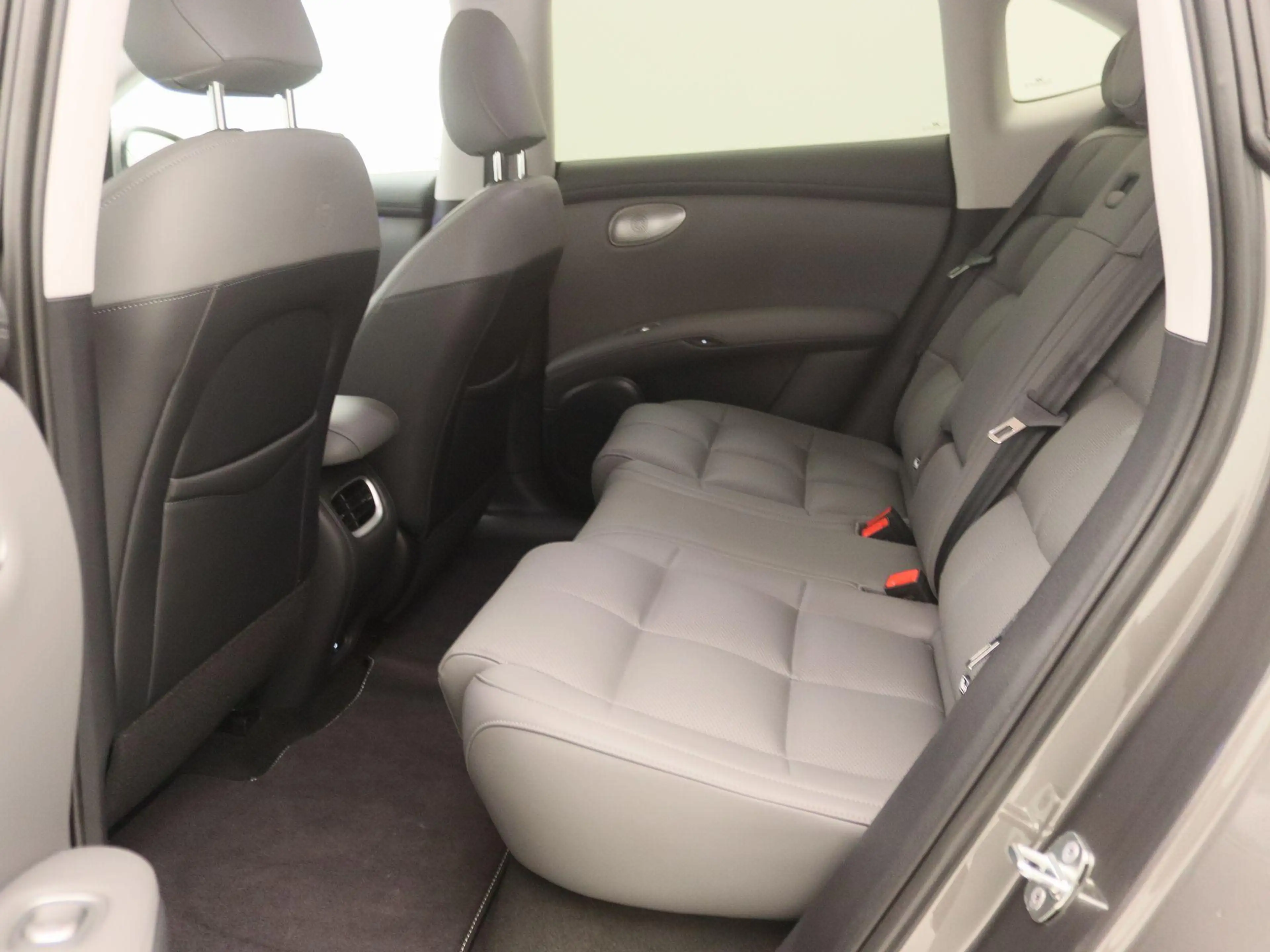 MG IM6 Performance AWD 100kWh |Apple Carplay/Android auto — photo 15