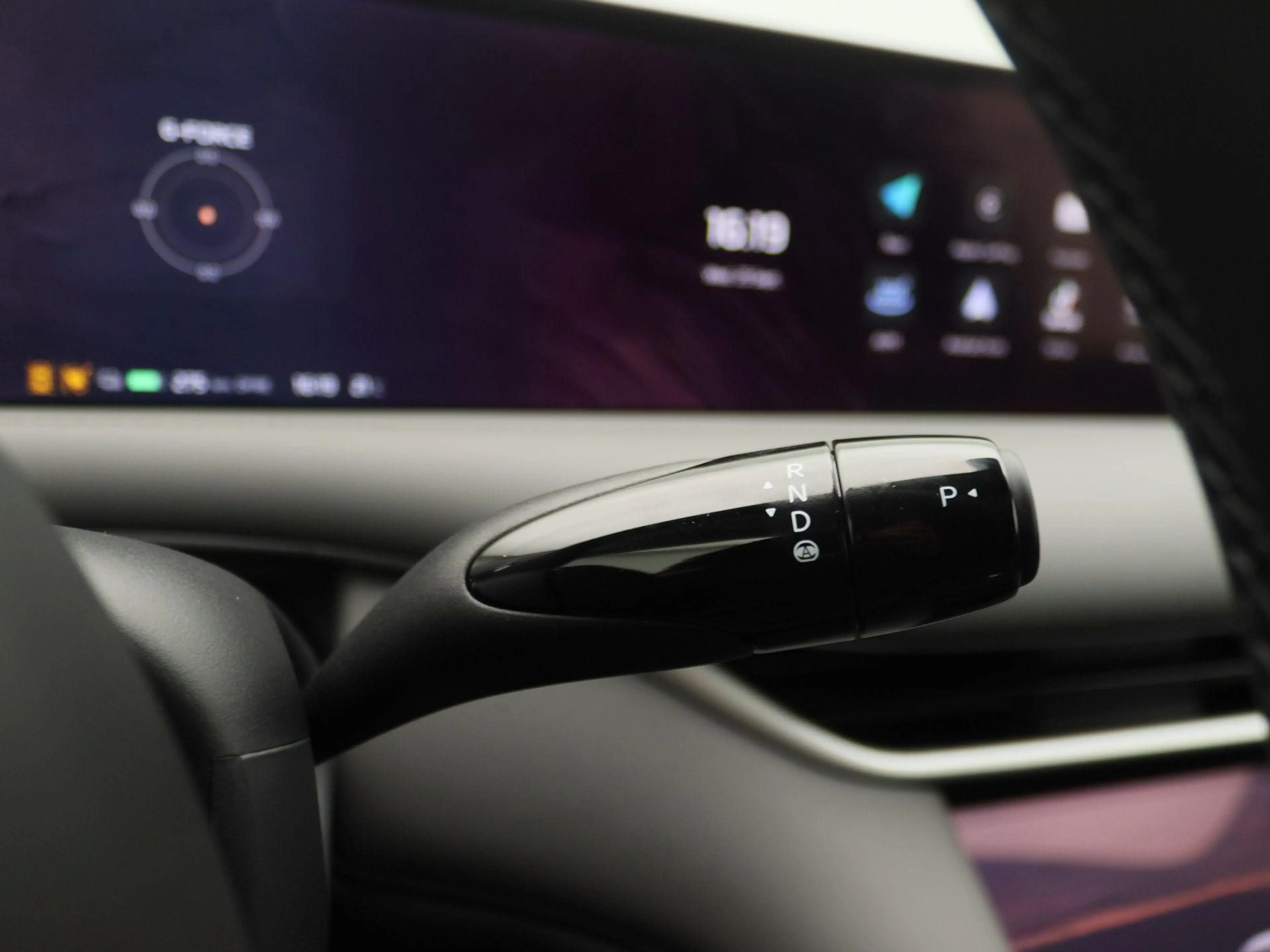MG IM6 Performance AWD 100kWh |Apple Carplay/Android auto — photo 12