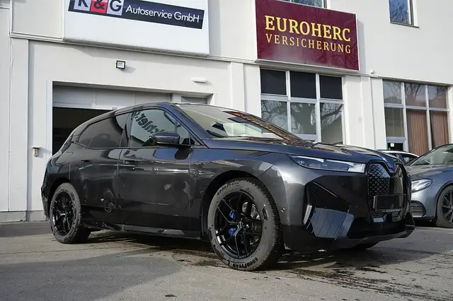 BMW iX xDrive50 Ansicht 1
