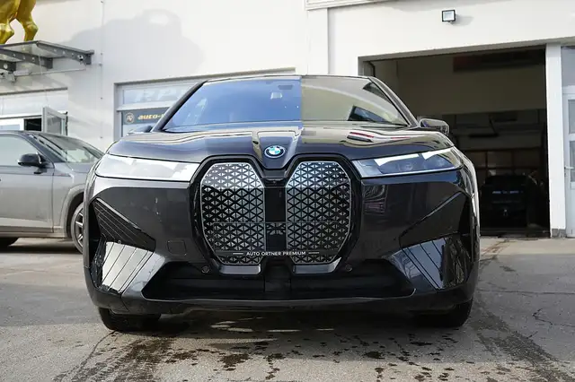 BMW iX xDrive50 Ansicht 4
