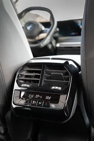 BMW iX xDrive50 Ansicht 10