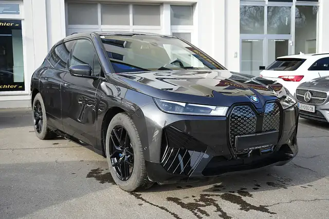BMW iX xDrive50 Ansicht 2