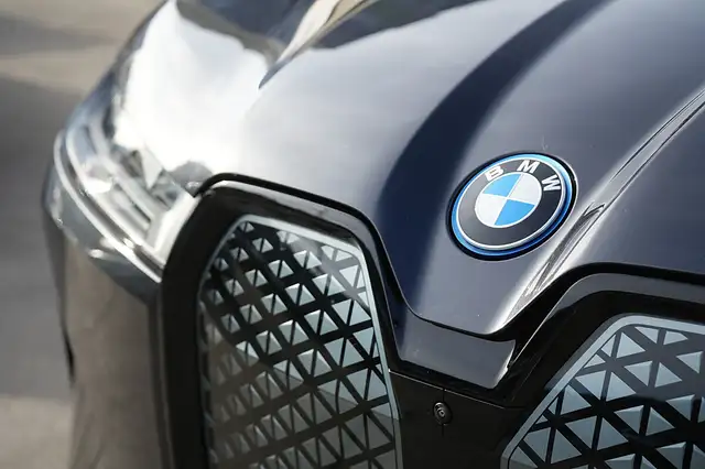 BMW iX xDrive50 Ansicht 5