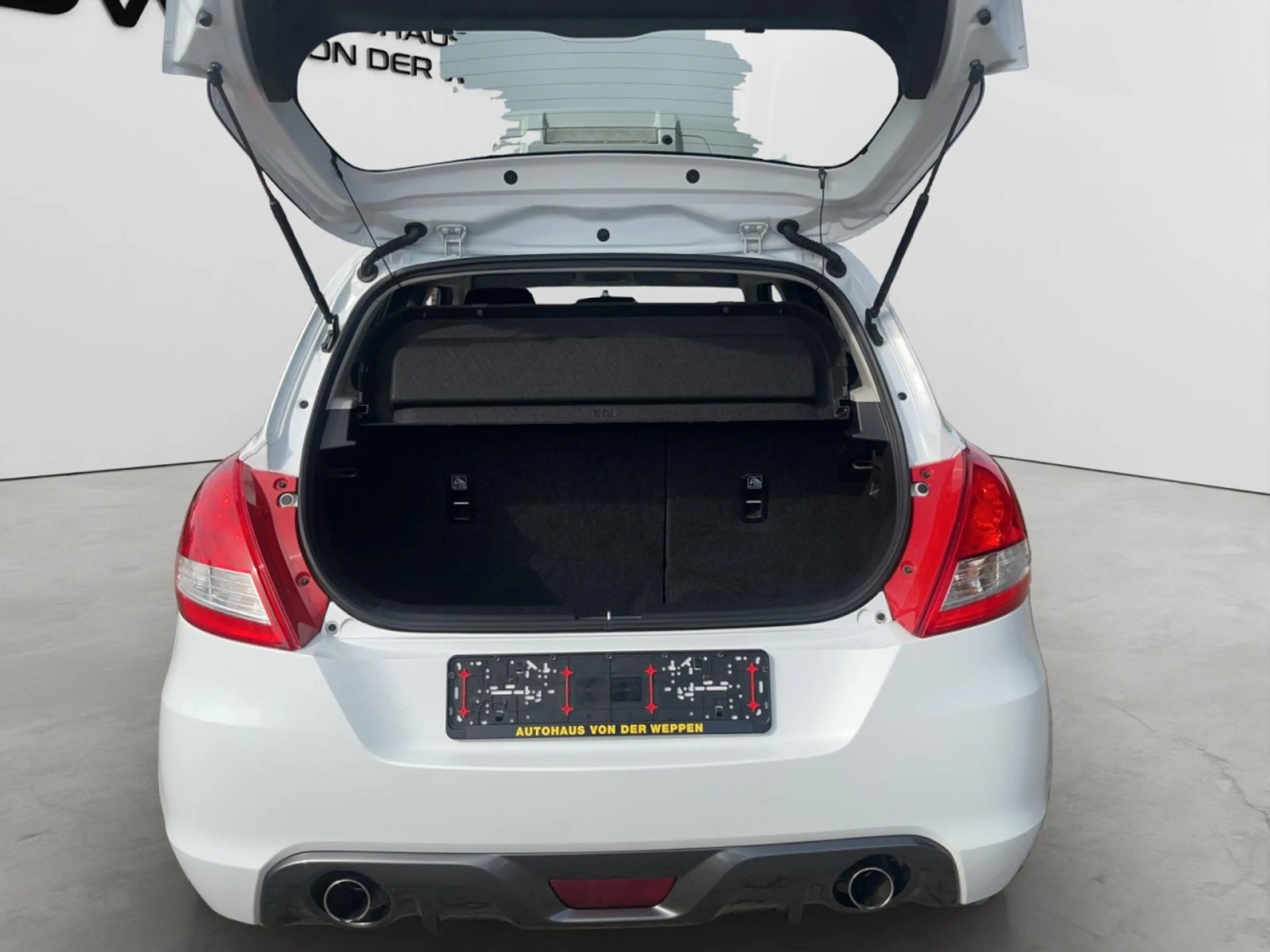 Suzuki Swift Sport 1.6 Sport Klima Xenon Sitzheizung — photo 7