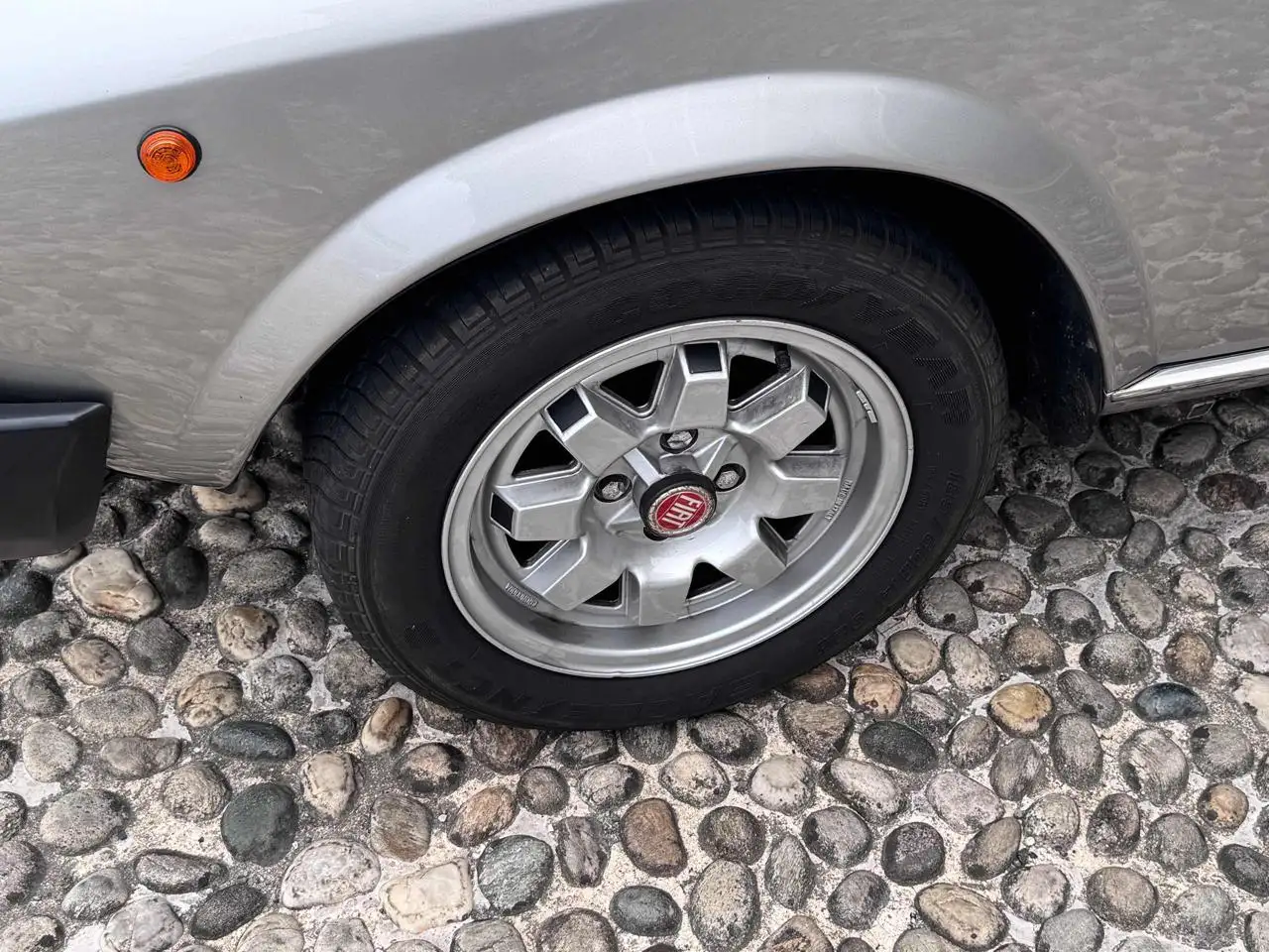 Fiat 124 Spider spidereuropa azzurra, foto 5