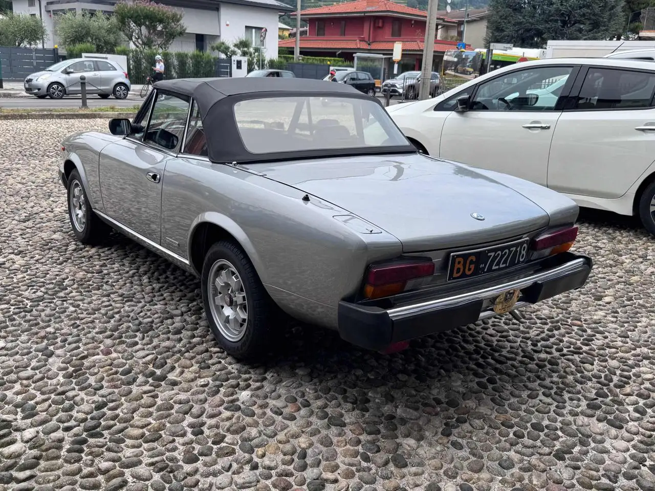 Fiat 124 Spider spidereuropa azzurra, foto 3