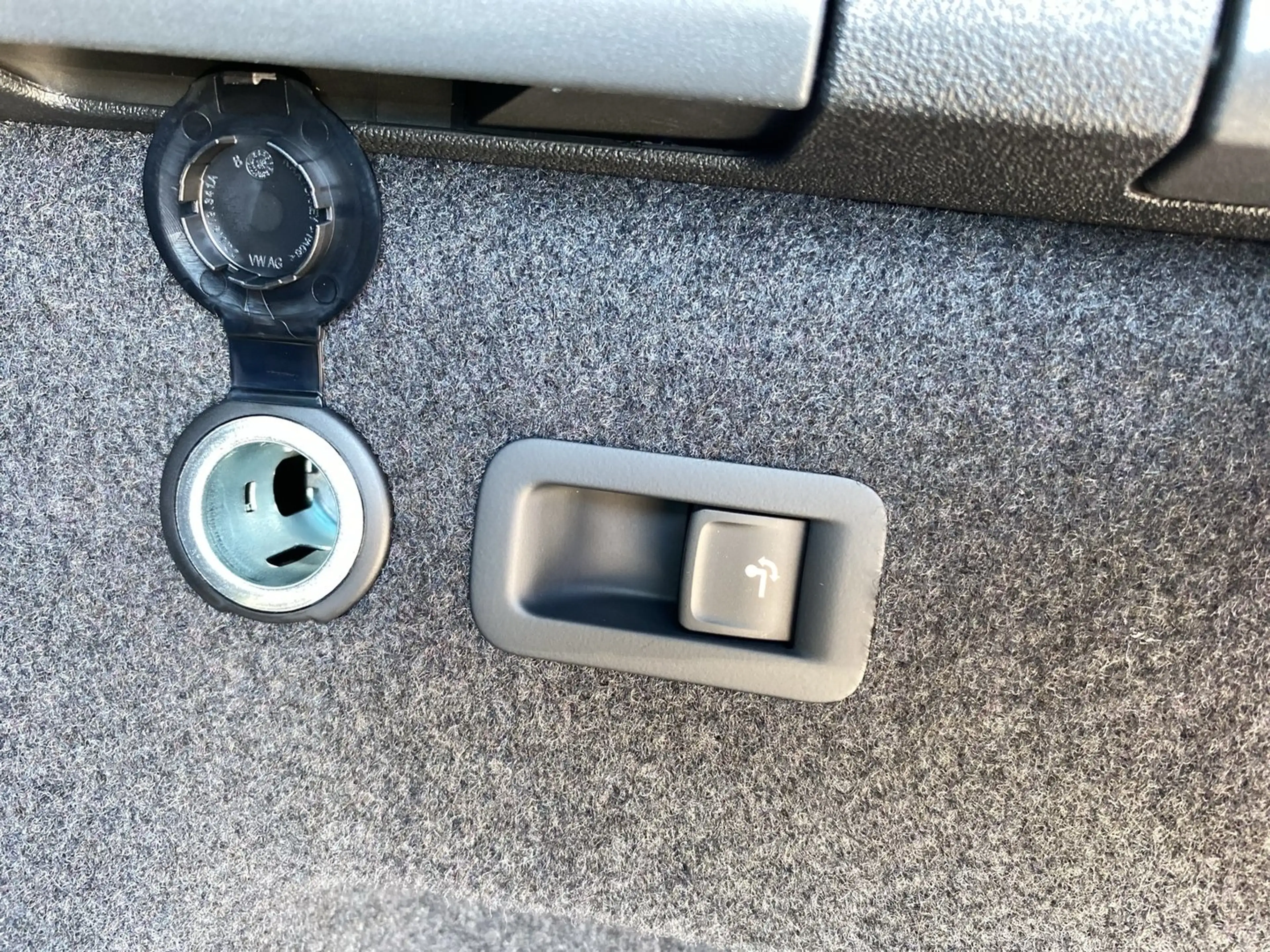 Volkswagen Tayron Sport eHybrid DSG 150kW — photo 14