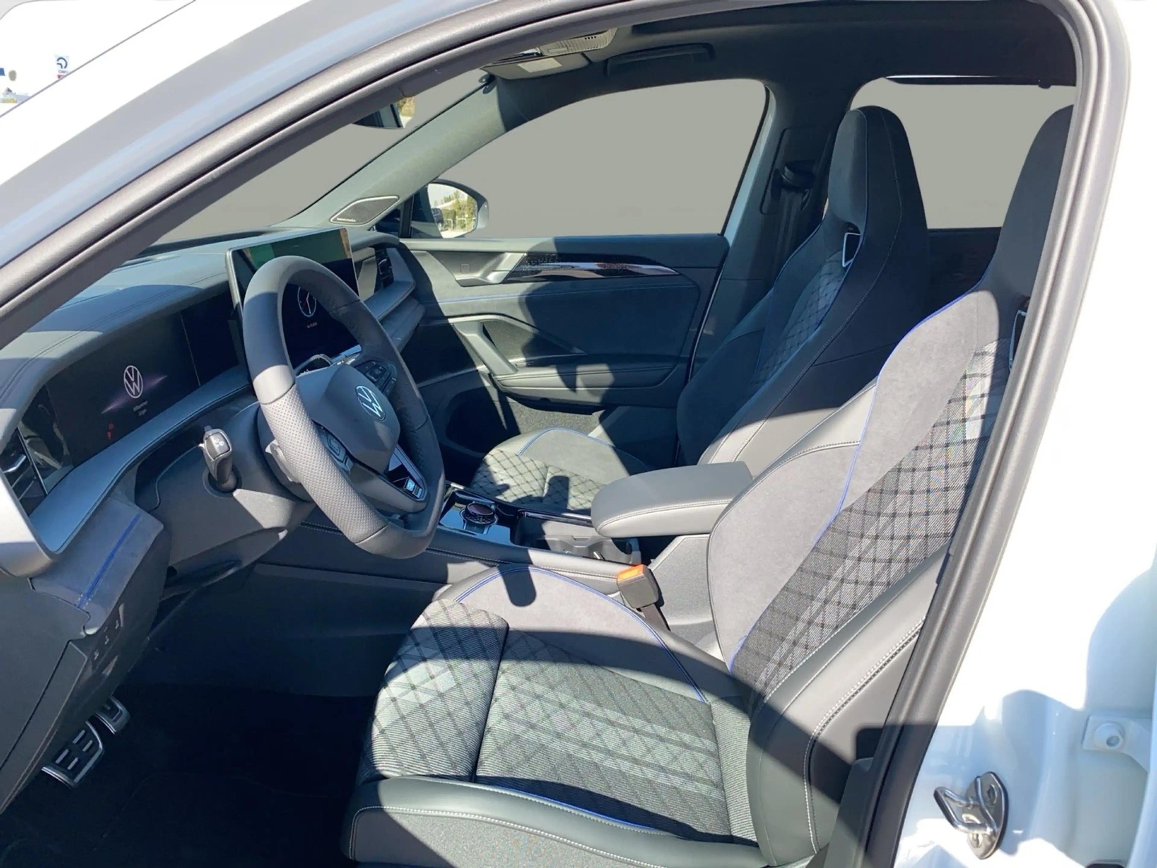 Volkswagen Tayron Sport eHybrid DSG 150kW — photo 9