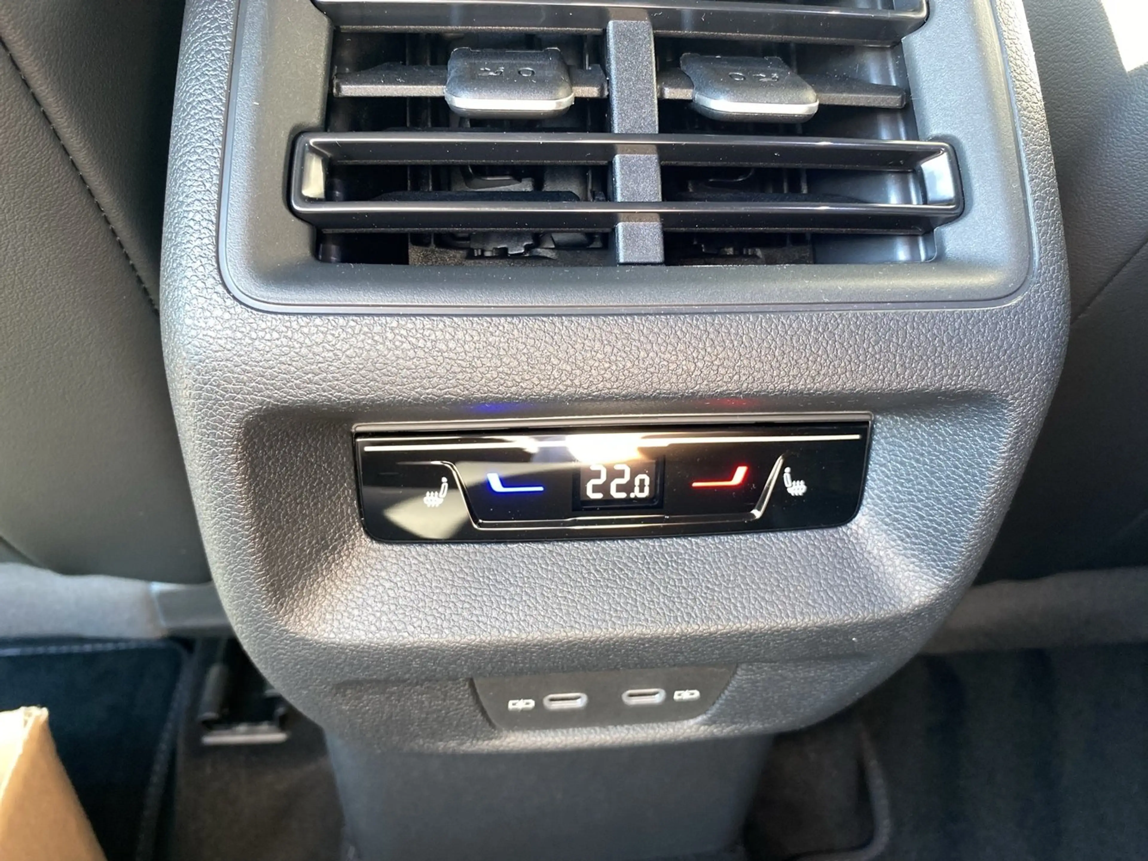 Volkswagen Tayron Sport eHybrid DSG 150kW — photo 17